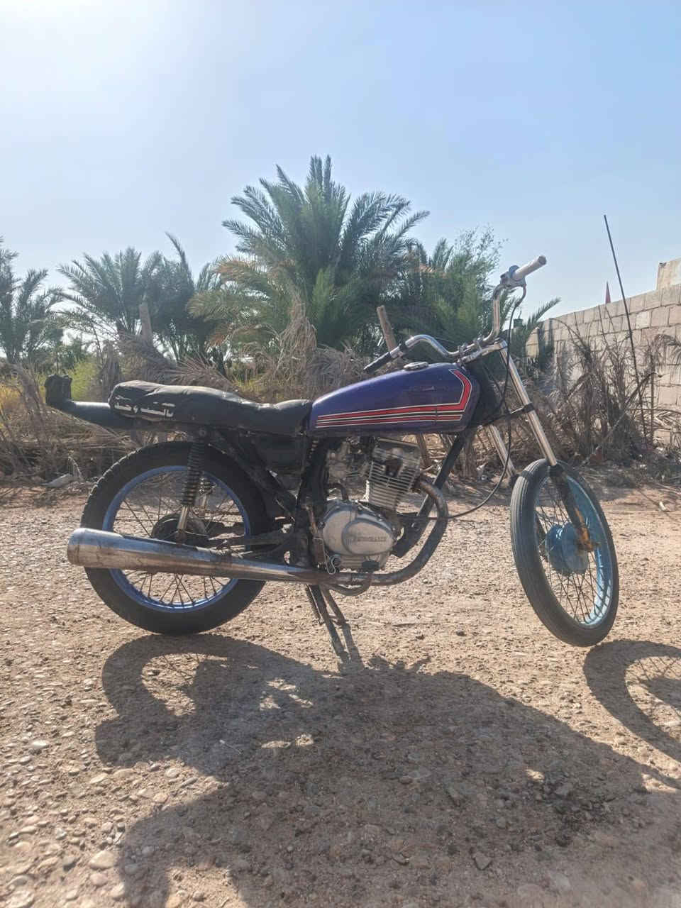 دراجه ادوات للبيع السعر 225 وبيها مجال مكاني القرنه الثغر منطقه الصريفه الدراجه بيها بس غيط تبخير توه بادي بيها الرقم ***********
