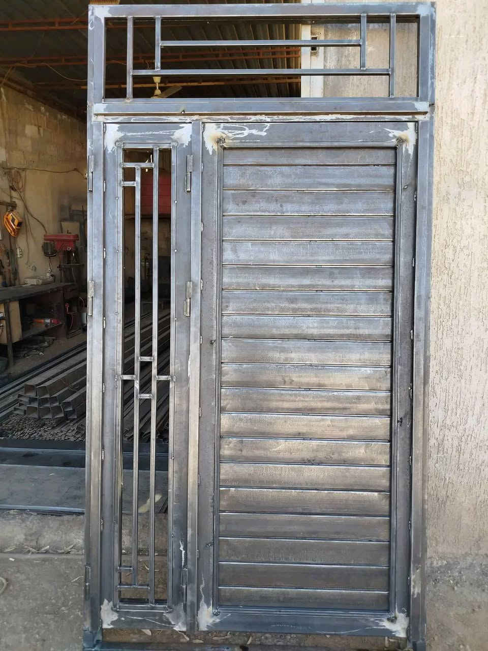 🔨 أهلاً وسهلاً بأهلنا في المدائن وناحية الوحدة 🔨
✨ تم افتتاح معمل اليقين للحدادة ✨
على بركة الله، نعلن عن افتتاح معمل اليقين المتخصص في كافة أعمال الحدادة والتصاميم والديكورات الحديثة.
🏗️ نقدم لكم: • تصميم وتنفيذ الأبواب الداخلية والخارجية
• أحدث الموديلات والتصاميم الحديثة
• تصميم وتنفيذ الشبابيك
• محجر الدرج
• القمريات
• كافة أنواع أعمال الحدادة
• تنفيذ التصاميم حسب الطلب والقياسات
📍 نعمل موقعيًا في مواقع العمل
للمقاولين والبنايات الحكومية والمحال التجارية والمباني السكنية.
⭐ أحدث التقنيات والتصاميم الحديثة
⭐ دقة في التنفيذ وجودة في العمل
📞 للتواصل والاستفسار:
[***********] 📱 واتساب
🔨 معمل اليقين للحدادة
تصاميم عصرية • تنفيذ متقن • جودة تليق بكم
