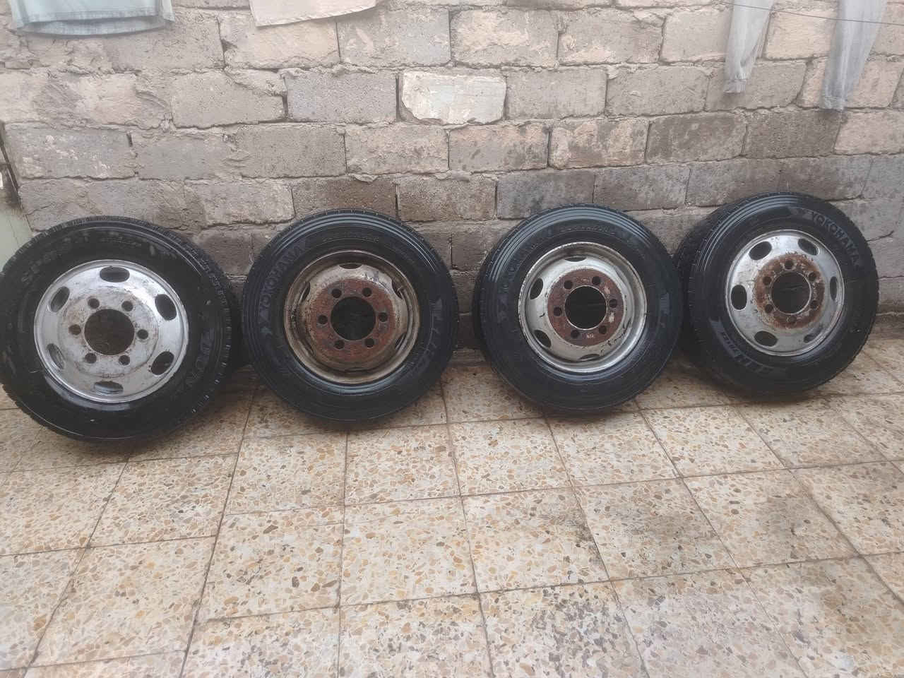 السلام عليكم
٤ تايرات ١٩،٥ عل ٢٤٥ نص عمر للبيع
مكان بغداد الشعله حي الخطيب التصال على الرقم ***********
