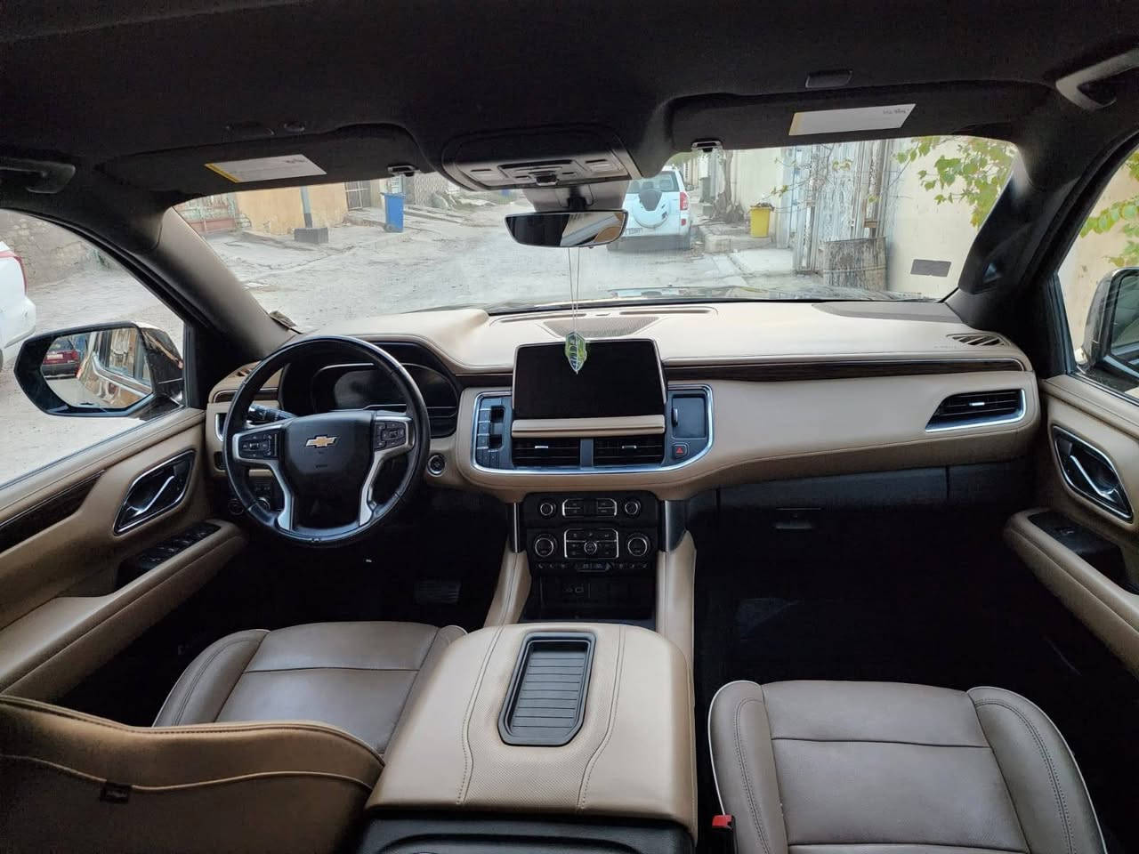 CHEVROLET TAHOE PREMIER
شوفرليت تاهو
موديل 2023   🦅 
سعر425$ وبيه مجال 
تحويل مباشر ب اسمي سنويه
شيفروليت تاهو بريمير  وارد امريكي 
‎الموديل   2023 ( امريكي )
‎اللون : اسود 
ماشييه 45  الف كم  
محرك و گير شرط مامفتوح
‎
‎ ‎اربع كامرات
‎حجم المحرك : 5300 Cc
‎عدد الاسطوانات : 8 اسطوانات ( 8 سلندر )
‎المواصفات :  
‎* المقاعد كهربائية تدفئة و تبريد
‎* مقصوره الركاب من الجلد الفاخر + خشب ملكي 
‎* شاحن وايرلس لاسلكي
‎* نظام الرؤيه : 5 كامرات رؤيه شامله ( BIRD VIEW )
‎* نظام التعليق مستقل
‎* كشنات ميموري خزن
‎* نظام الصوت BOSE سماعات عدد 10
‎* نظام سحب مقطوره تحكم كامل + كامرة لرؤية المطوره
‎* داتا شو
‎* تشغيل بعد 
‎* 5 بصمات 
‎* تحديد مسار 
‎* لد امامي 
‎*مري شفط 
‎* 4 كامرات 360 درجه 
‎* رادار 
‎* جنطه ذكيه بلقدم تنفتح وتنيل  
‎* شاشات خلفيه 
‎* جميع الكشنات كهرباء
‎* كشنات تدفئه تبريد 
‎* شاحن واير ليس
‎* جميع المقاعد يوجد مخارج يوبي اس 
  ***********‎مكان :ميسان  رقم
