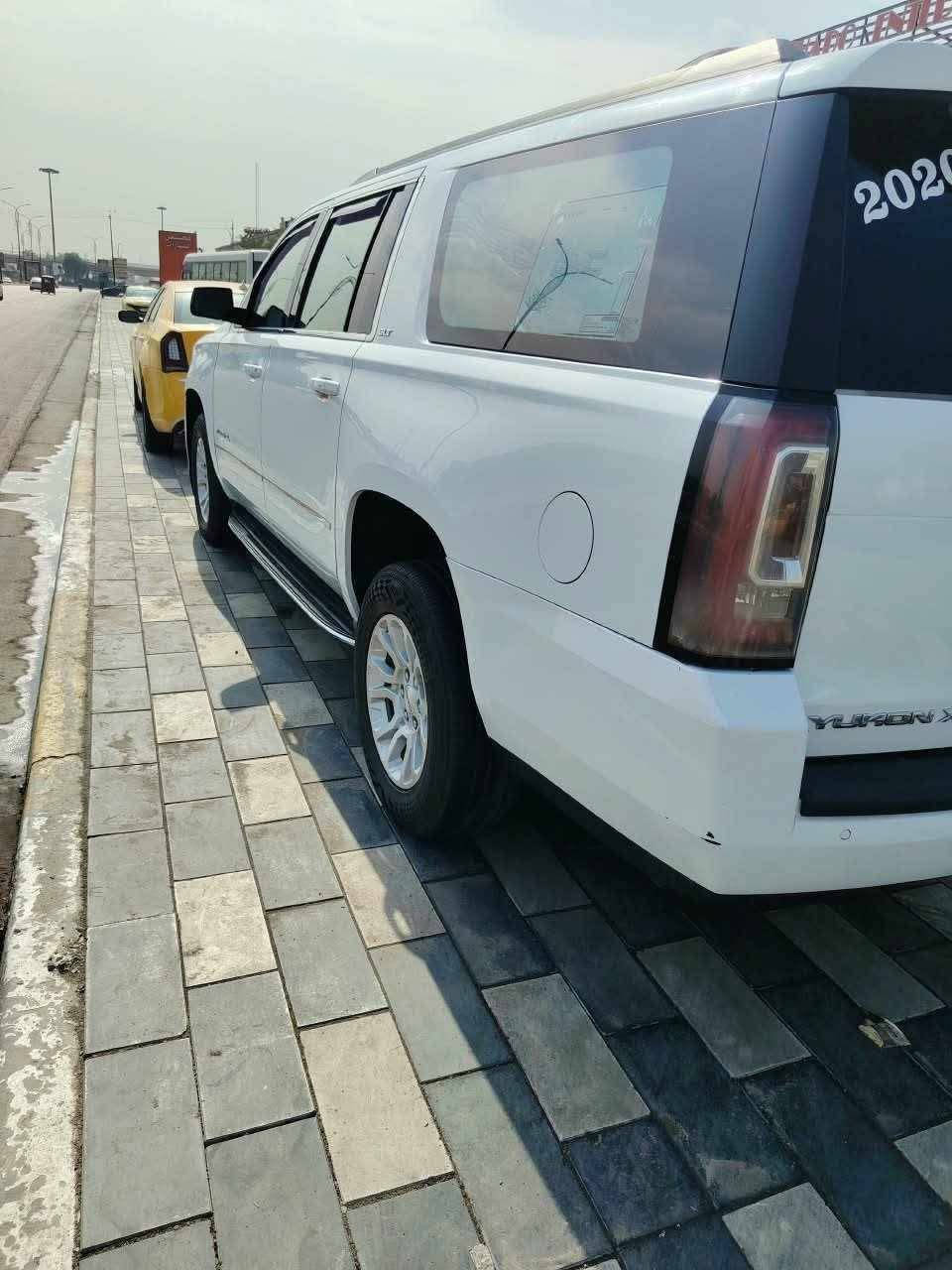 سلام عليكم جمسي 19 فول مواصفات 
حادثها جاملغ وباب تبديل اصليات وبنيد رش للجماليه
رقم نكليزي بسمي سنويه ل31
سعر 240وبيها مجال
مامتواجد فيس رقمي ***********

نص مكتوب في الصور:
- 2020