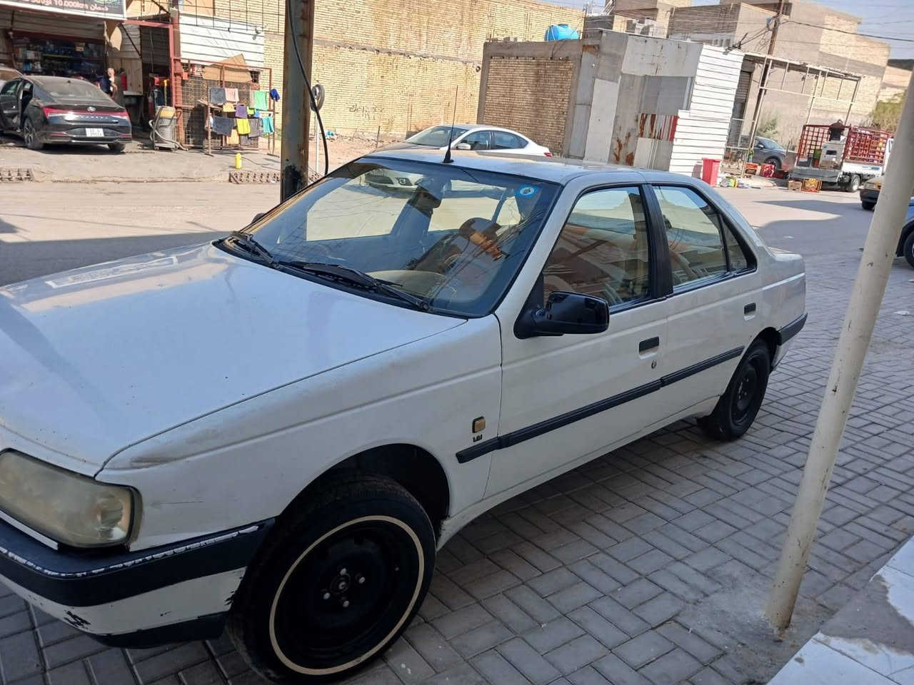 السلام عليكم ببجو  جي ال اكس
سياره حلوه تخم تايرات بلجيس كير محرك تبريد مكفوله
غرفه حلوه بلجيس عليها دائما كامل من فيت بم نوزلات بلكات كلها كامله بشكل عام السعر ٣٧ بيها مجال العنوان بغداد الشعب السريدات
*********** وتساب او رصيد
