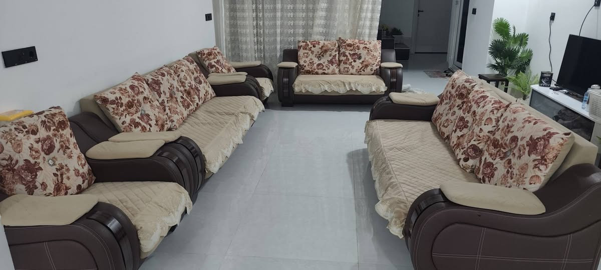 قنفه مستعملة، بس نظافة وترتيب كلش حلو وراقي ✨
والسعر مناسب إن شاء الله 🌹
اللي يريد الزين والسعر الطيب، حياه الله 🤍***********
