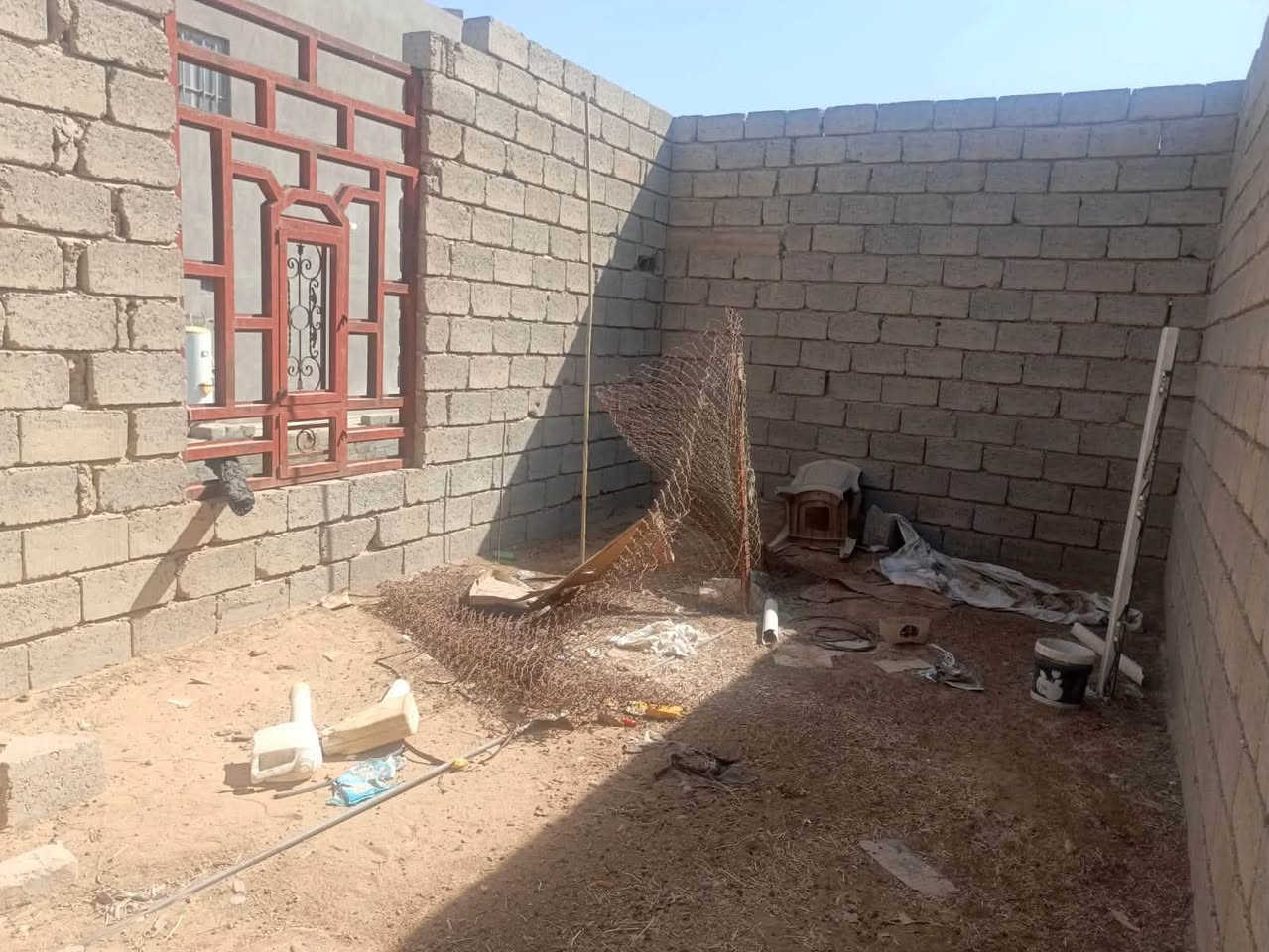 هيكل • بدون سقف • المالحة الغربية