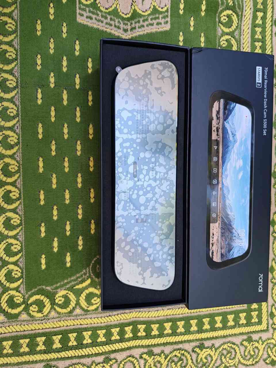 للبيع داش كام شاومي 70mai S500 
نظافة ١٠٠% مجرد فتحتهة من الكارتون 
​المواصفات
​شاشة كاملة: مقاس 9.35 إنش touch screen (شاسة لمس )
​تصوير ثنائي: كاميرا أمامية بدقة 3K (1944p) وكاميرا خلفية بدقة 1080p لتغطية كافة الزوايا.
​مستشعر متطور: مزودة بمستشعر Sony IMX675 لتصوير ليلي ممتاز وضبط الإضاءة تلقائياً (HDR).
​شاشة مراقبة خلفية: تعمل كمرآة وسطية رقمية تعرض الشارع الخلفي بوضوح وبدون حجب لرؤية السائق بنفس الوقت تسنخدم مرآة عادية بوضع الخمول.
​ميزات إضافية: تدعم التسجيل المستمر، ومستشعر الصدمات أثناء الوقوف (G-Sensor)، والتحكم عبر تطبيق الموبايل عن طريق الـ Wi-Fi.
الملحقات ( كاملة)
اذا مو مثل ما مكتوب بالنسبة للعمل والنظافة الكاميرا ترجع 
للتواصل الماسنجر أو الاتصال على الرقم ***********
