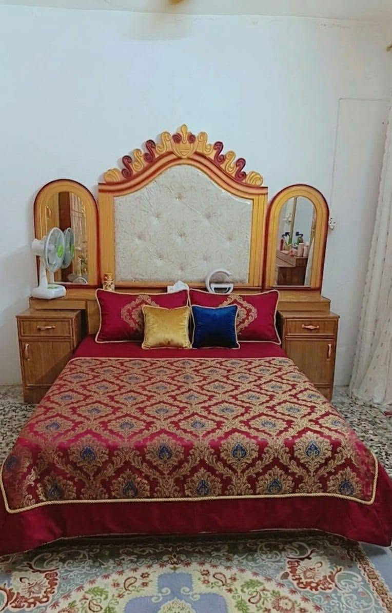 غرفه مستعمله قليل بسعر مناسب نضيفه ***********
