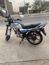 دايون عظم • موديل ١٨ • أوراق