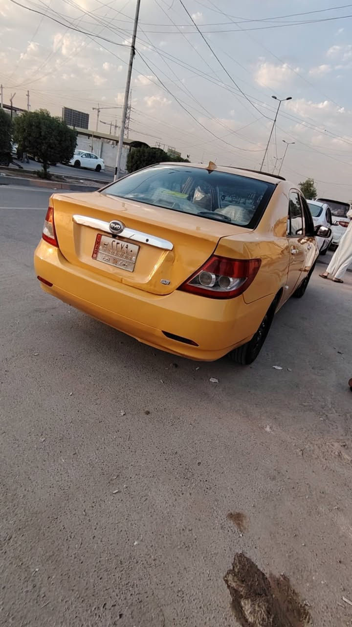 السلام عليكم BYD f3سياره نضيفه ومكينه لانسرجديده وصدر جديد خير من الله تبريد نقصه غاز كمبريسر جديده ترايها حلو فقط تبريد غاز طكت صوندا السعر38وبيه مجال للطيبين مكاني الشعله أو الحريه رقمي***********واتساب موجود
