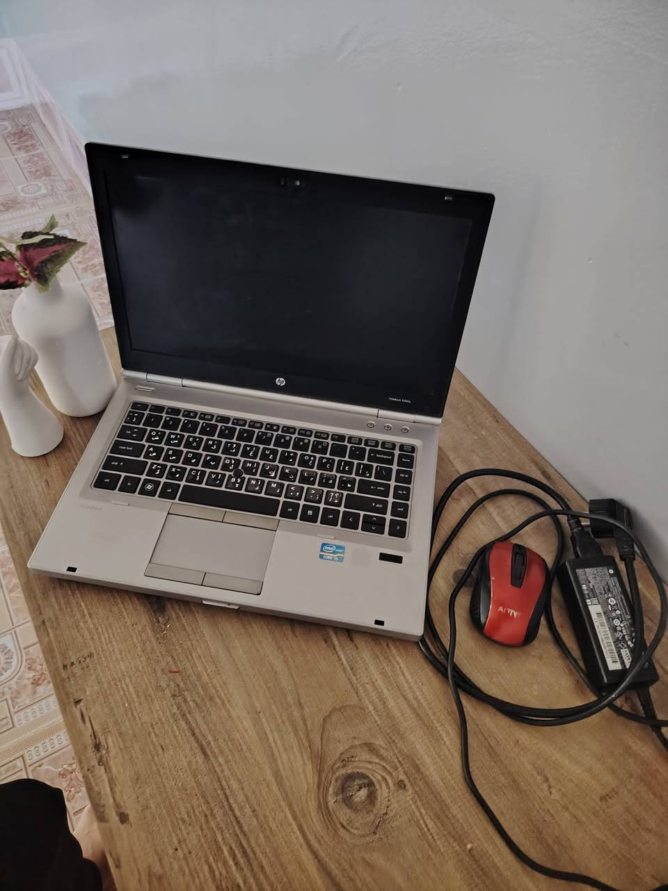 السلام عليكم
يوجد حاسبة  (لابتوب HP) للبيع

💻 المواصفات:

المعالج: Intel Core i5 – الجيل الثاني

الرام: 4GB

التخزين: 256GB SSD سريع

الشاشة: 15.6 بوصة

🔹 الجهاز شغال بشكل جيد ومناسب للدراسة، التصفح، وبرامج الأوفيس. مع ملحقاتها شاحنه وماوس وجنطة 

السعر 120 الف  وبيها مجال
للاستفسار مراسلتي او الاتصال على الرقم ***********
