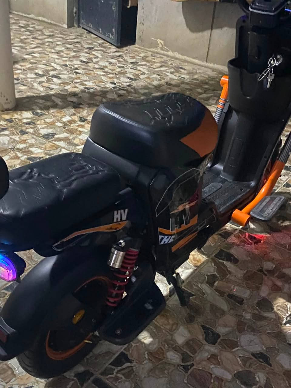 دراجه شحن للبيع X900 للبيع
موديل 26 
لايتات عالي ناصي شغالات 
ملف 2000
كله بلادي ما بي اي عيب 
شخط ما بي 
السعر 425 وبي مجال 
متواجد خاص وعل الرقم ***********
