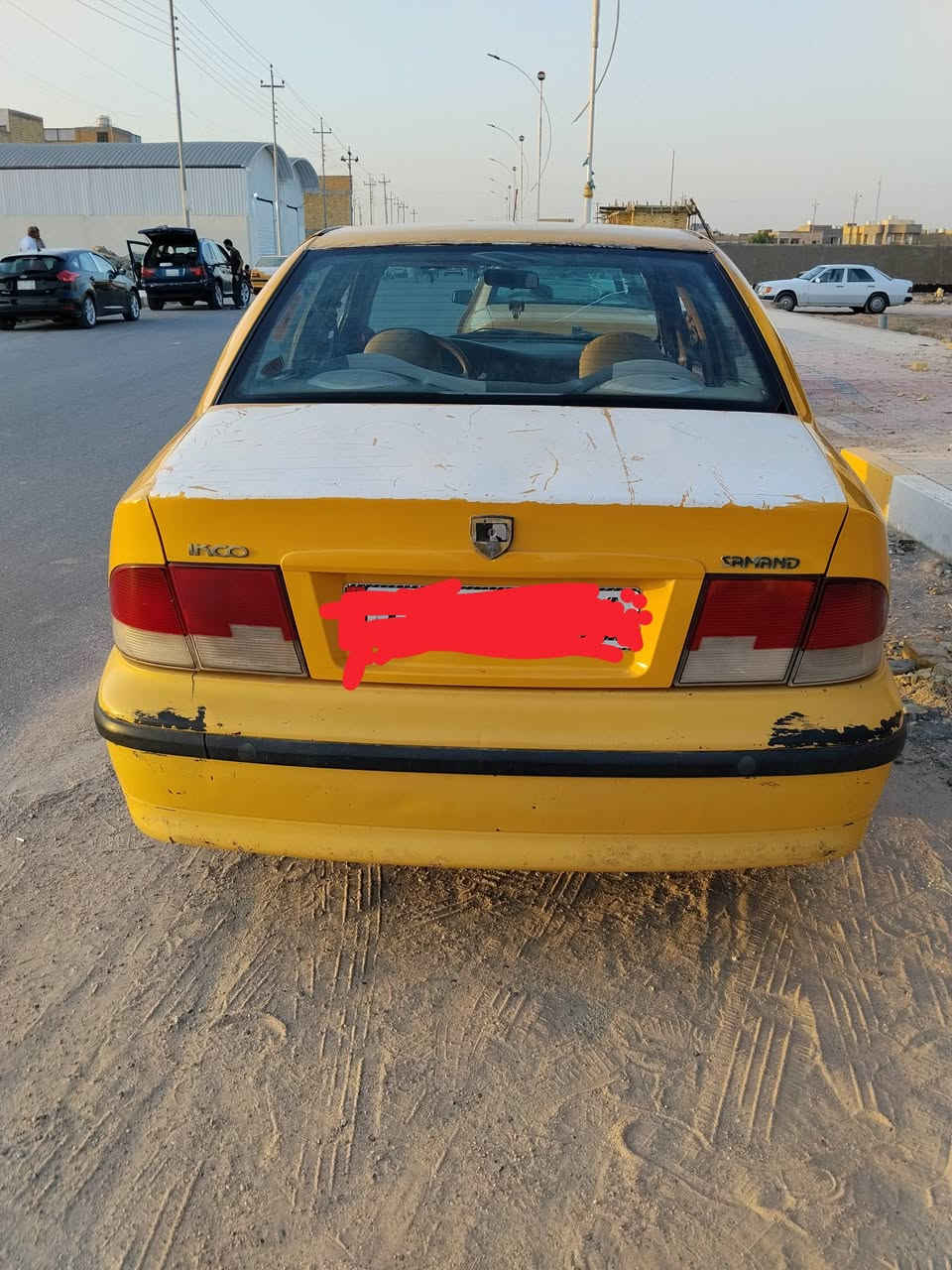 سمند موديل 11 رقم بصره انكليزي مصفره هيئه وغرامات وتحويل ثاني يوم السنويه لسنة 28 كير وكلج جديد سعرها 20وبيه مجال للبيع او المراوس بسياره اوتوماتيك بنفس السعر او فرق قليل للاستفسار الاتصال على الرقم ***********
