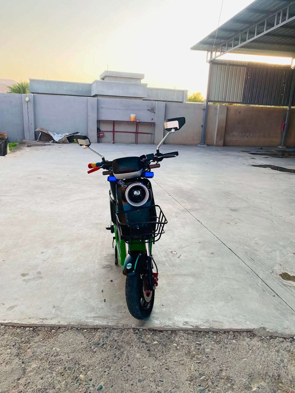 السلام عليكم
موطور شحن R9 

2026 

بطاريات 32ولي شرط عل فحص شخط ما بيهن 

  بسعر (425))وبي مجال 

سله ✅

اشاير يمين ويسار وشاير بل ديجي ✅

لايت عالي وناصي 

✅

امري 

شاحنه  الاصليه معاا شرط عل فحص 

كامل مكمل بس تشغل ✅✈️

هـ***********
