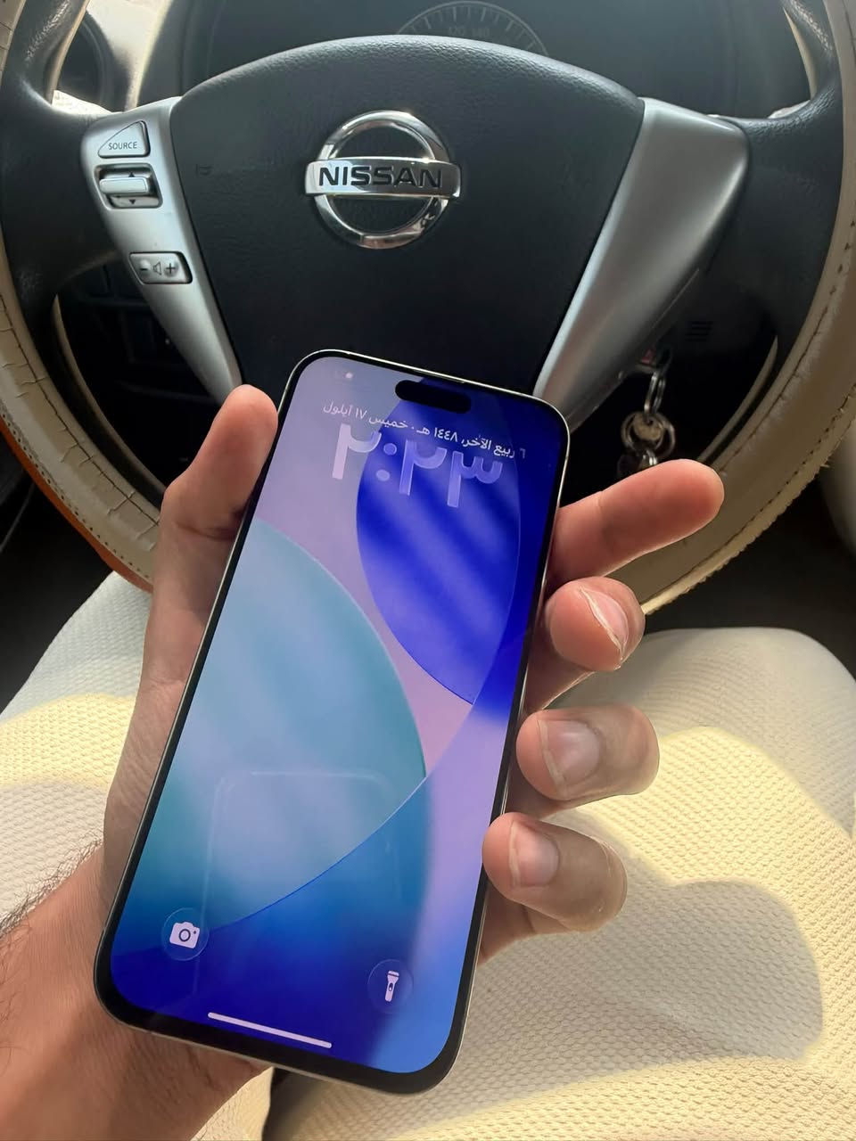 15 برو ماكس مبدل كامرات فقط ب ٨٢٠ 
***********
