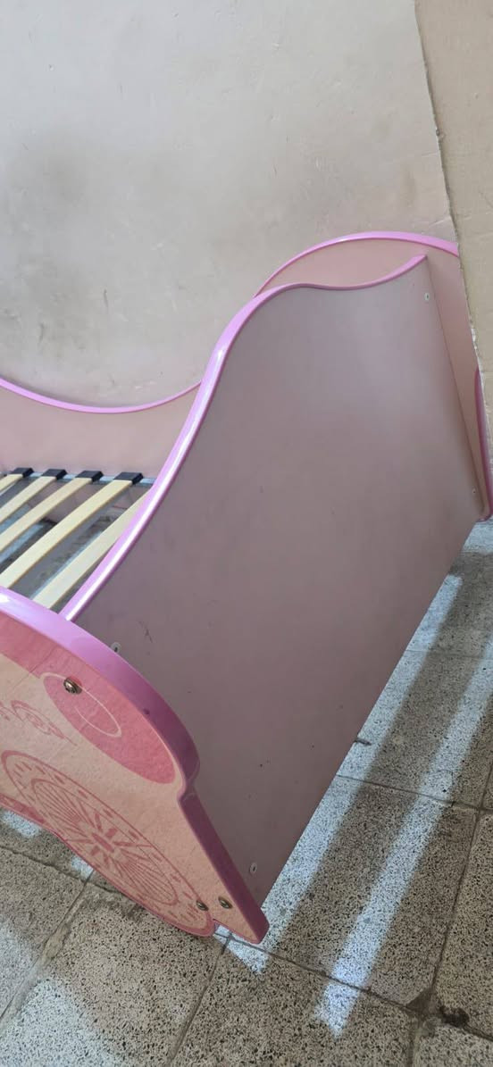 سرير اطفال • دوشك • قليلة الاستخدام