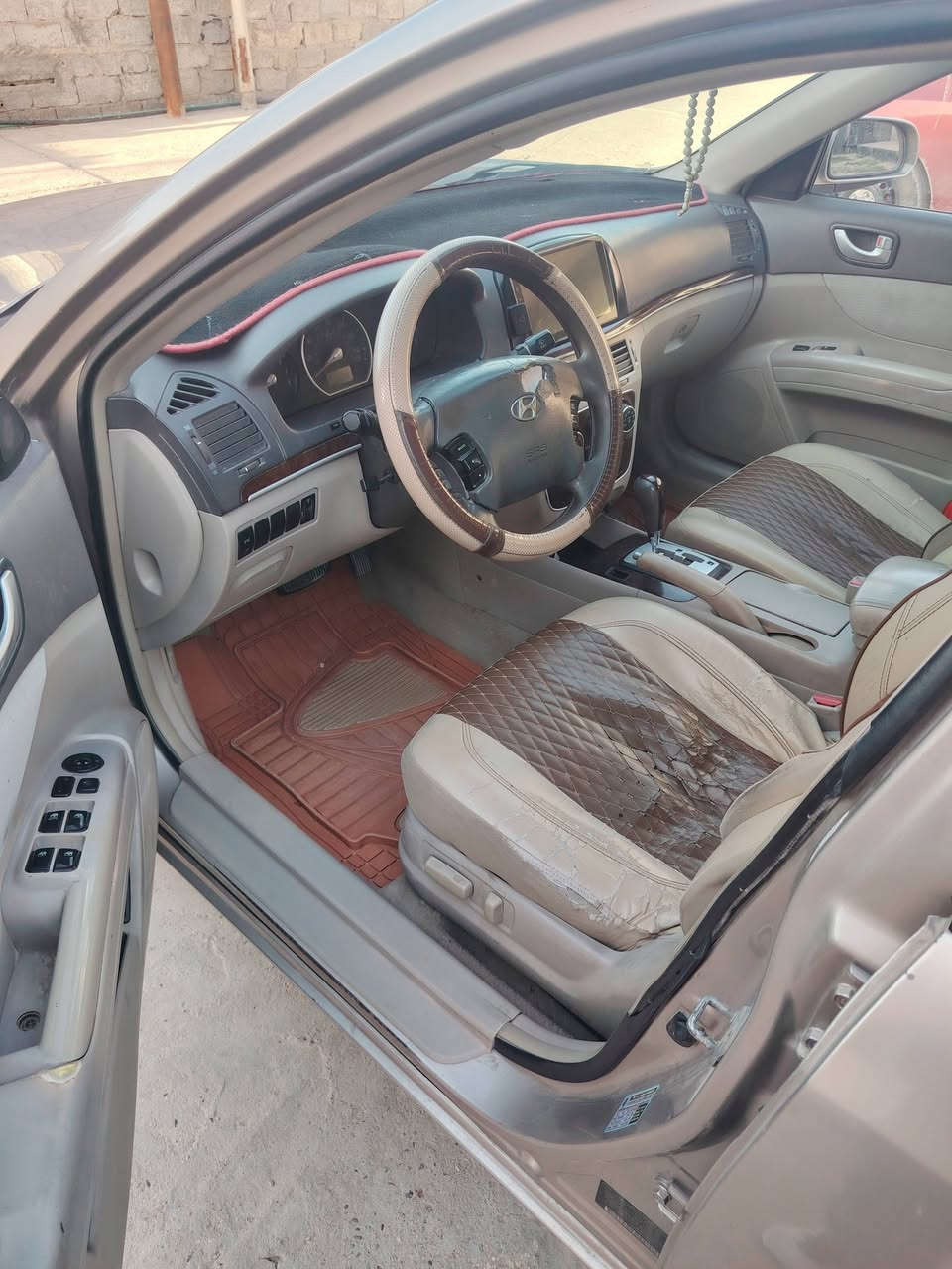 سلام عليكم للبيع سوناتا وارد أمريكي موديل ٨ محرك ٢٤٠٠ تخم تاير بيها صبغ اقل الحزام ابيع حزام السياره بيه طتعتين بنيد وجاملغ مبدلات السياره فتحه كشن كهرباء السعر ٨١ مكان السياره فلوجه ***********
