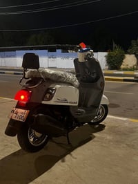 بوليس • زيرو • من المعرض