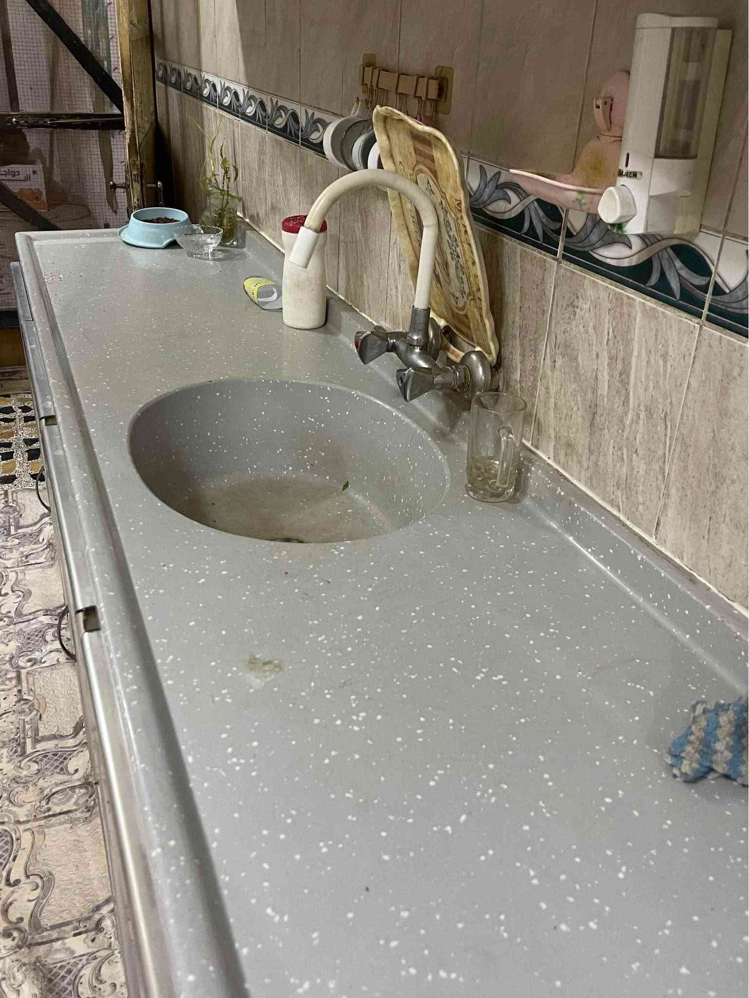 كامنتر 3 قطع ارضي وتعليق ومعرض عمودي بحاله جيده  سعر 400 بي مجال بسيط 
لا يوجد توصيل 
تواصل *********** البصرة, العراق
