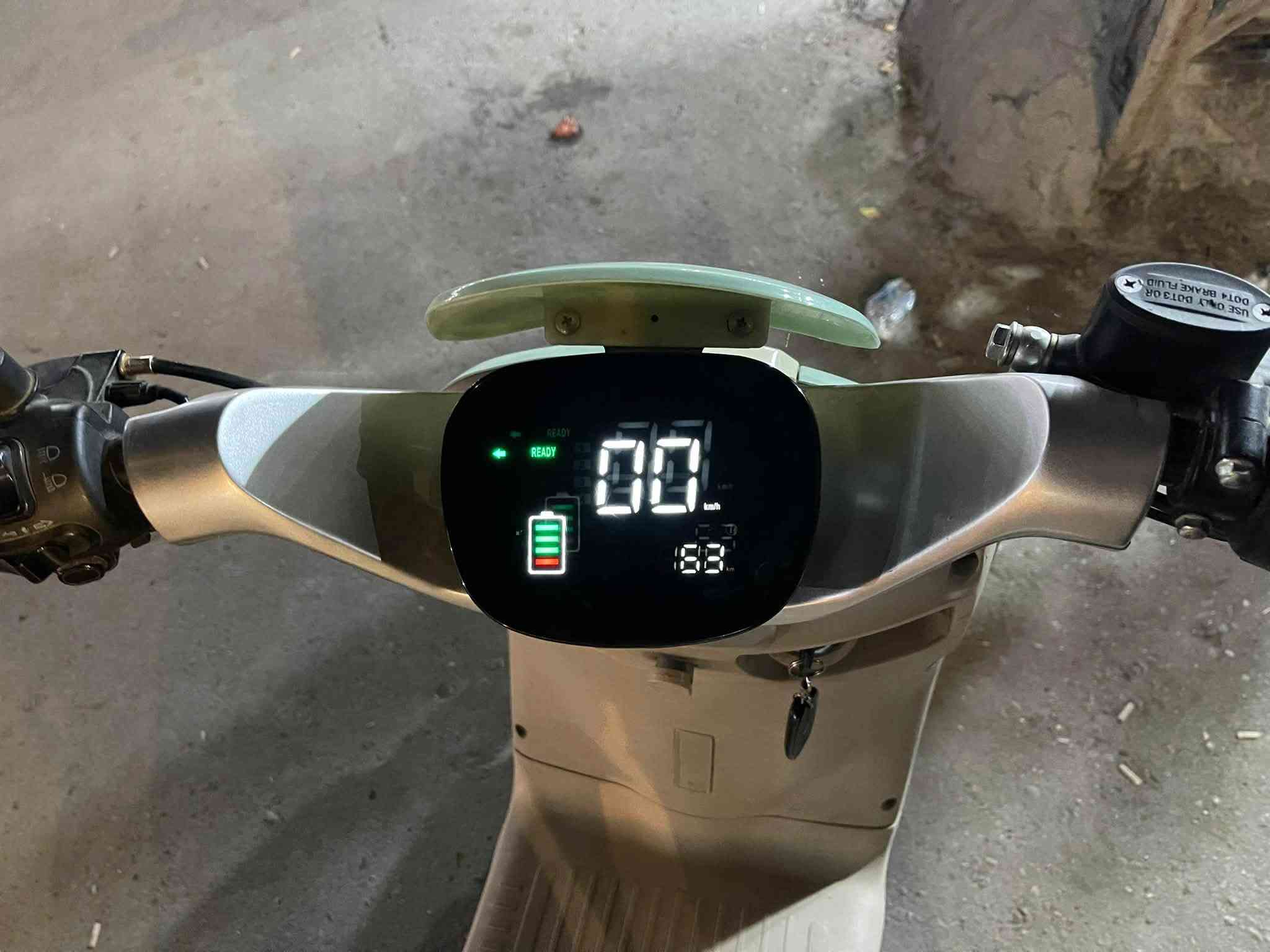 بوليس كورو ٥ • بطاريه ١٢٠٠ • سرعه ٦٠