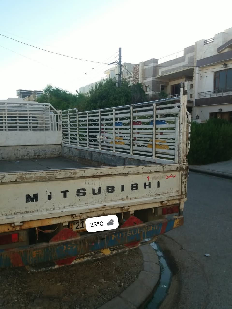 كنترا موديل 2010 
رقم سليمانيه الجديد انكليزي 
محرك 
كير 
شاصي 
كفاله 
السياره جاهزه من كلشي @

السعر 170 $ 
***********.

نص مكتوب في الصور:
- 23°C
- 23v cc