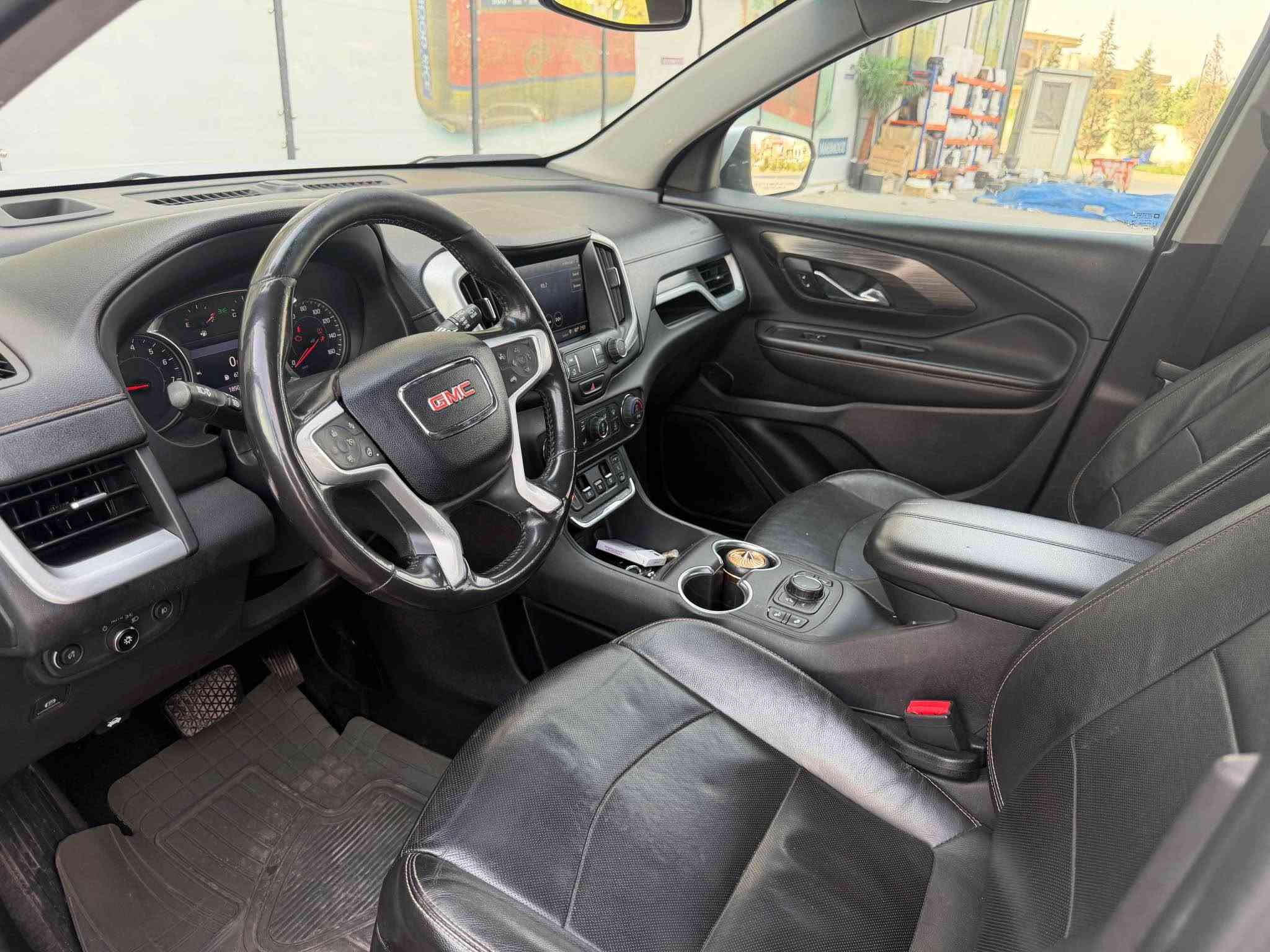 GMC 2021 Terrain SLT
 چاملغ و بۆنیتی سبوغە  لای سەکنی داخلی گرتووە قەپات ماصفاتە بەس سلایت نیە کوشین کارەباییە ٦ دوگمەیە  دەبل ئەکسلە  فولل ماصفاتە کوشین سارد و گەرم و خەزنە بەردی گزۆز و رادار هەمووی بە شەرت گێر و مەکینە و کارەبایات بە شەرتە ئێرباگ سوکان و شان سیستەمە
سحری ١٣٠ وەرەقە  تحویل و غەرامە بە شەرت
***********
*********** أربيل, العراق
