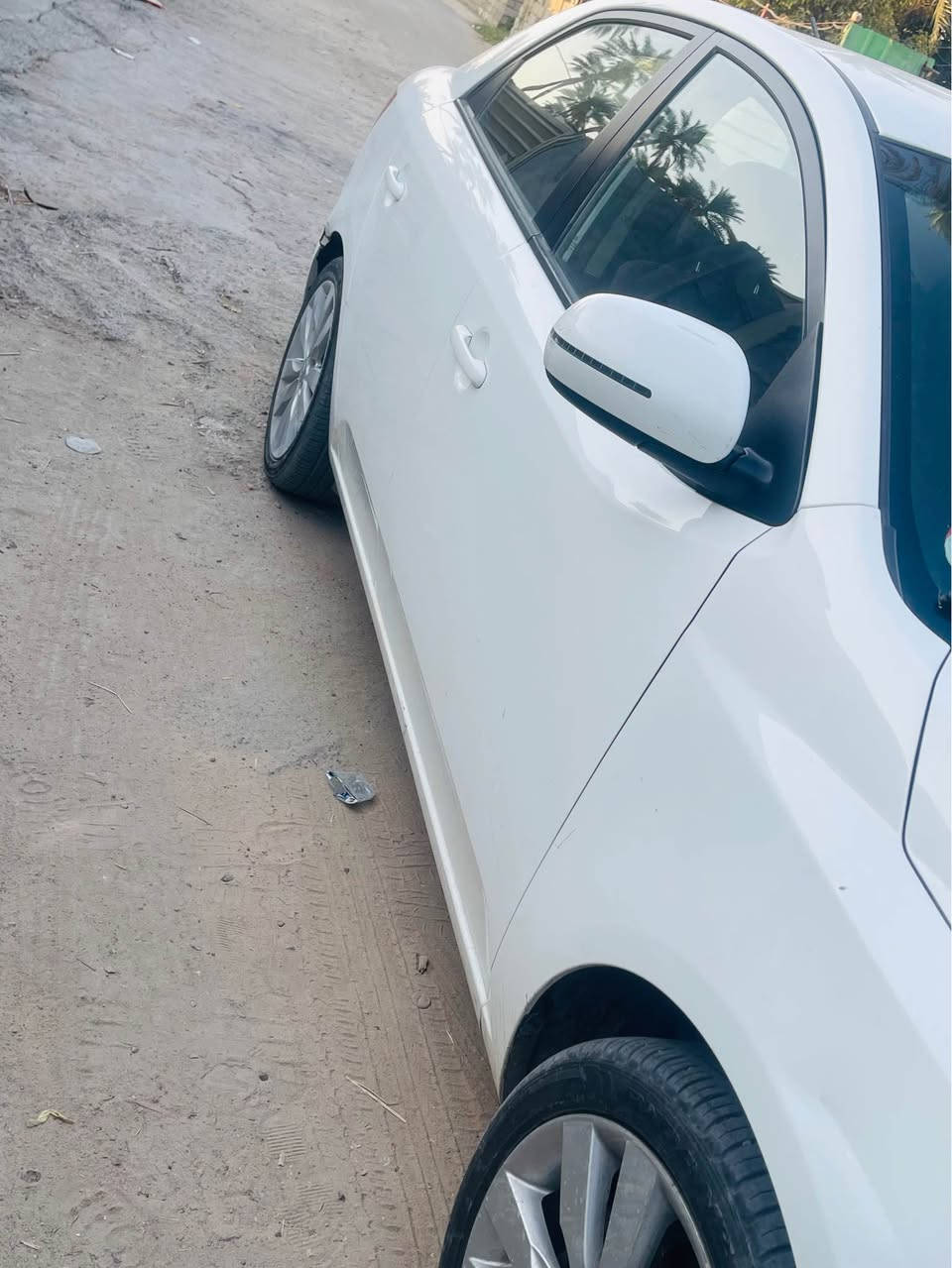 سلام عليكم سيراتو ٢٠١٣ خليجي محرك 1600كير محرك خير من الله تبريد كشر مكفول بيه طخات خفيفه شوفت العين تجي شوفه وتقتنع خير من الله سياره كاعده مرتبه  خير من الله سياره رقم أربيل سنويه بعد سنة وتسقط تاخذه تحويل مضمون ثاني يوم ب اسمنا سياره عنوانه بغداد الدورة البوعيثه 
*********** بغداد, العراق
