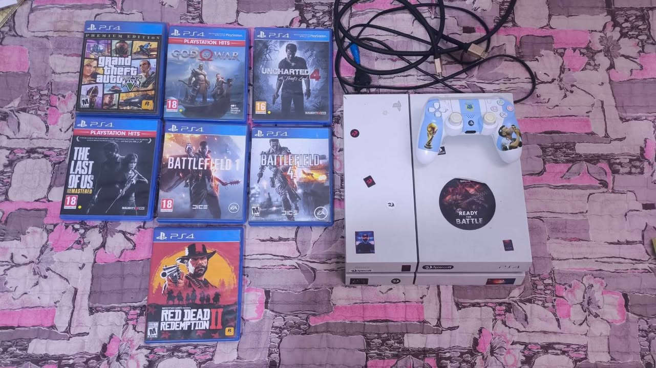 بلي 4 مستعمل نظيف
مع كامل الملحقات الأصلية كيبل الكهرباء + كيبل HDMI مالت الجهاز 

مع يدة الاصلية مالت الجهاز فقط مغير شكلها 

+7اقراص كلهم شغالين عدا البتل فيلد واحد منهم مايشتغل

 265الف  للاستفسار على الرقم ***********
