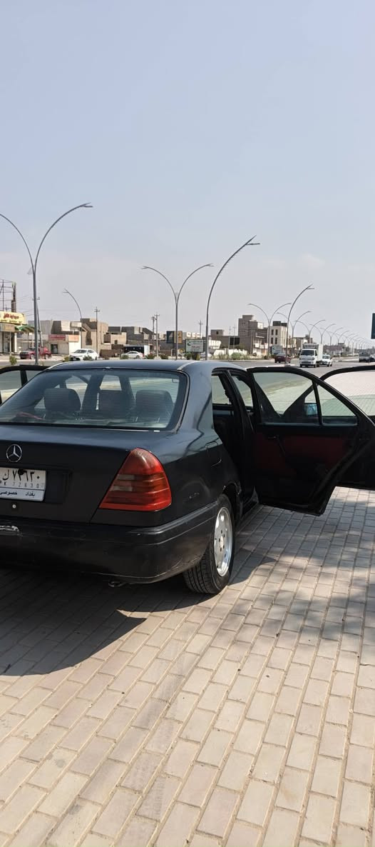نالسلام عليكم/   مارسدس سي 202 للبيع  سياره يرادلها ترتيبات بسيطه تايرات نص عمر مكينه تتقيص قليل قواعد دبلات ما مصلح
السعر 28 ورقه وبيها مجال قليل المكان سامراء 
راعيها موجود بس تحول 
 ***********
***********
خابرني وتدلل
نالسلام عليكم/   مارسدس سي 202  شبح بيبي للبيع  سياره يرادلها ترتيبات بسيطه تايرات نص عمر مكينه تتقيص قليل قواعد دبلات ما مصلح
