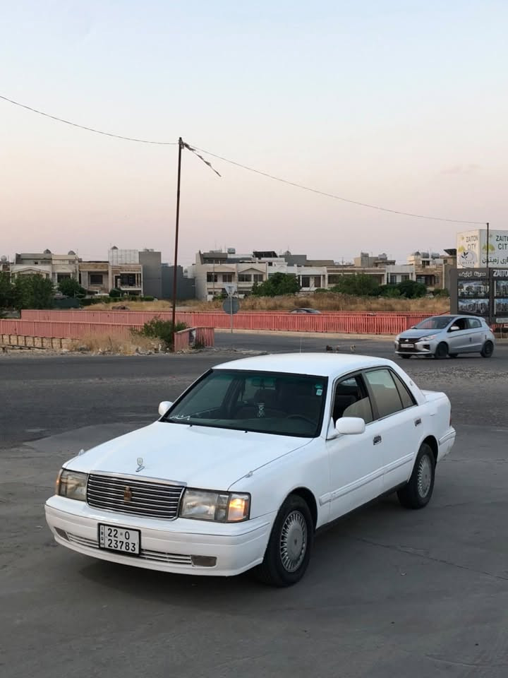 السلام عليكم كراون راس الثور موديل 1998 بلادي امام حوار رقم اربيل جديد تحويله وكاله بشرط صبغ عام جماليه بدون قص بدون تحوير بشرط عنوانها بغداد جير مكينه تبريد تخم تاير شرط داخله نظيف كشنات بدون شك *********** 
***********
