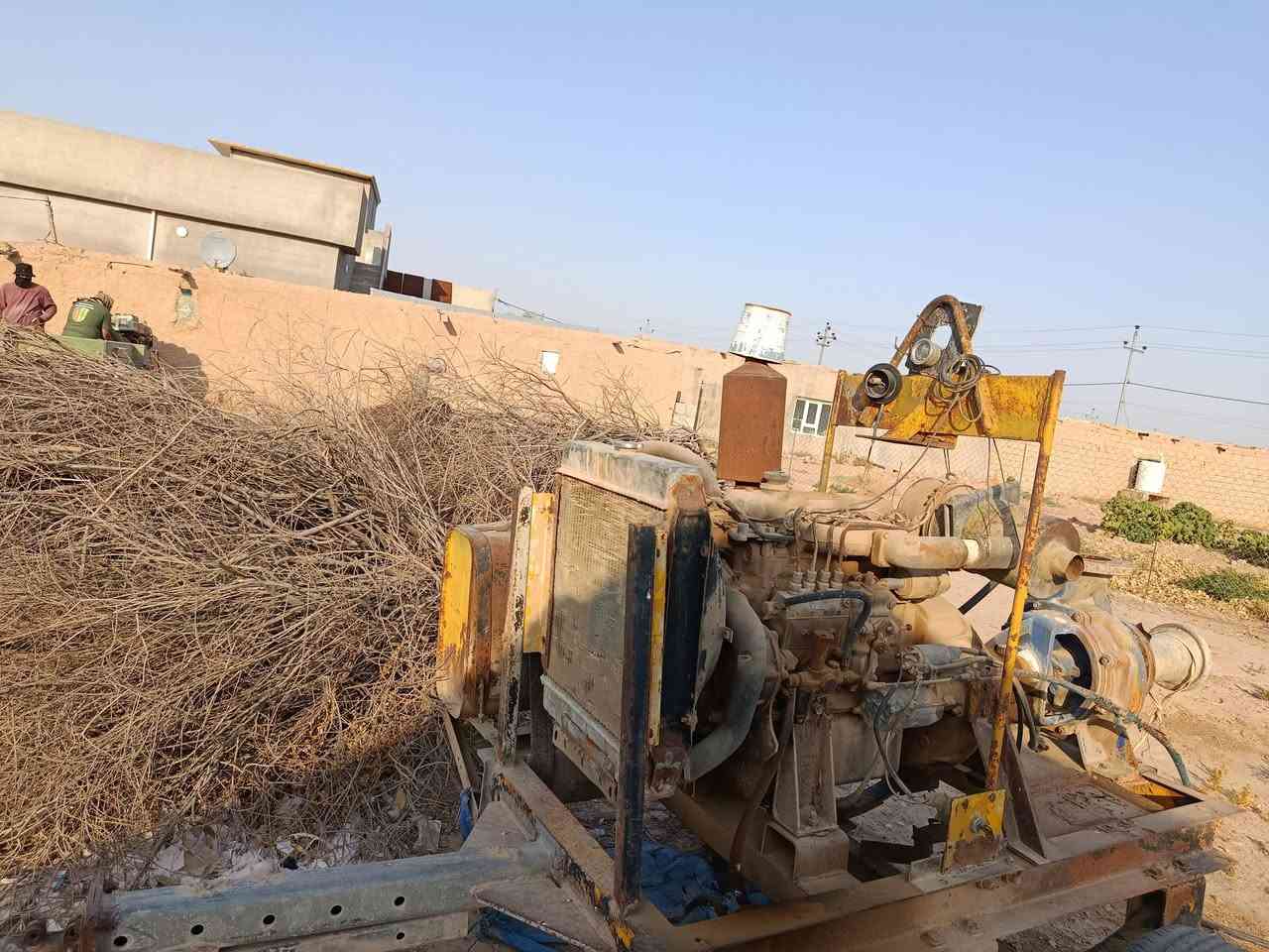 محرك اربعه بستم 
شغال شرط 
بي بخار قليل 
خنزيرا ضغط 
مكلف بنشر هاذ رقم صاحبو 
***********
