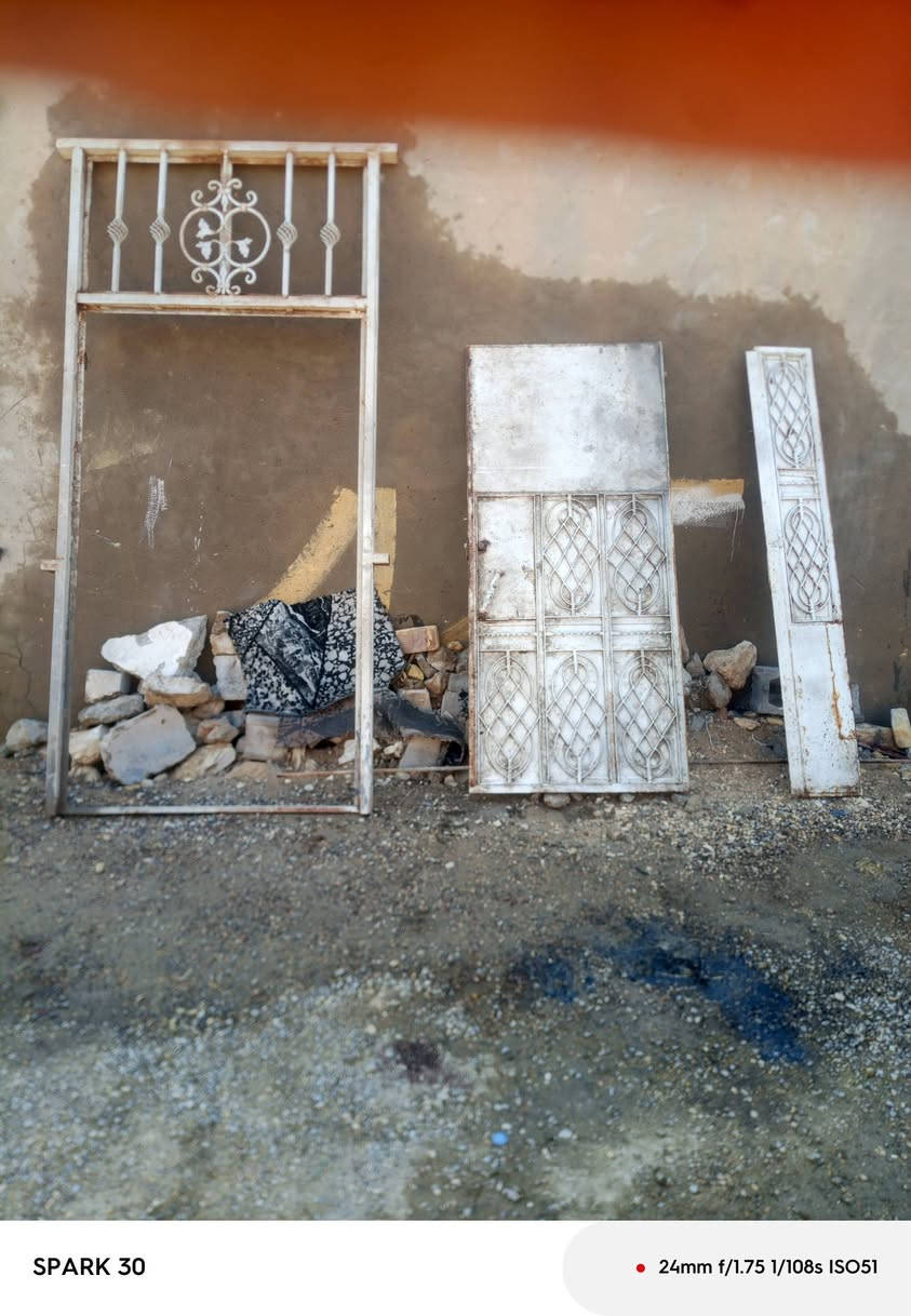 باب للبيع كامل جاهز سعر 150 بي مجال مكان سماوة يرهم مراوس مكيف عاطل سبلت عاطل ***********

نص مكتوب في الصور:
- SPARK 30
- 24mm f/1.75 1/111s ISO50
- 24mm f/1.75 1/121s ISO52
- • 24mm f/1.75 1/108s ISO51