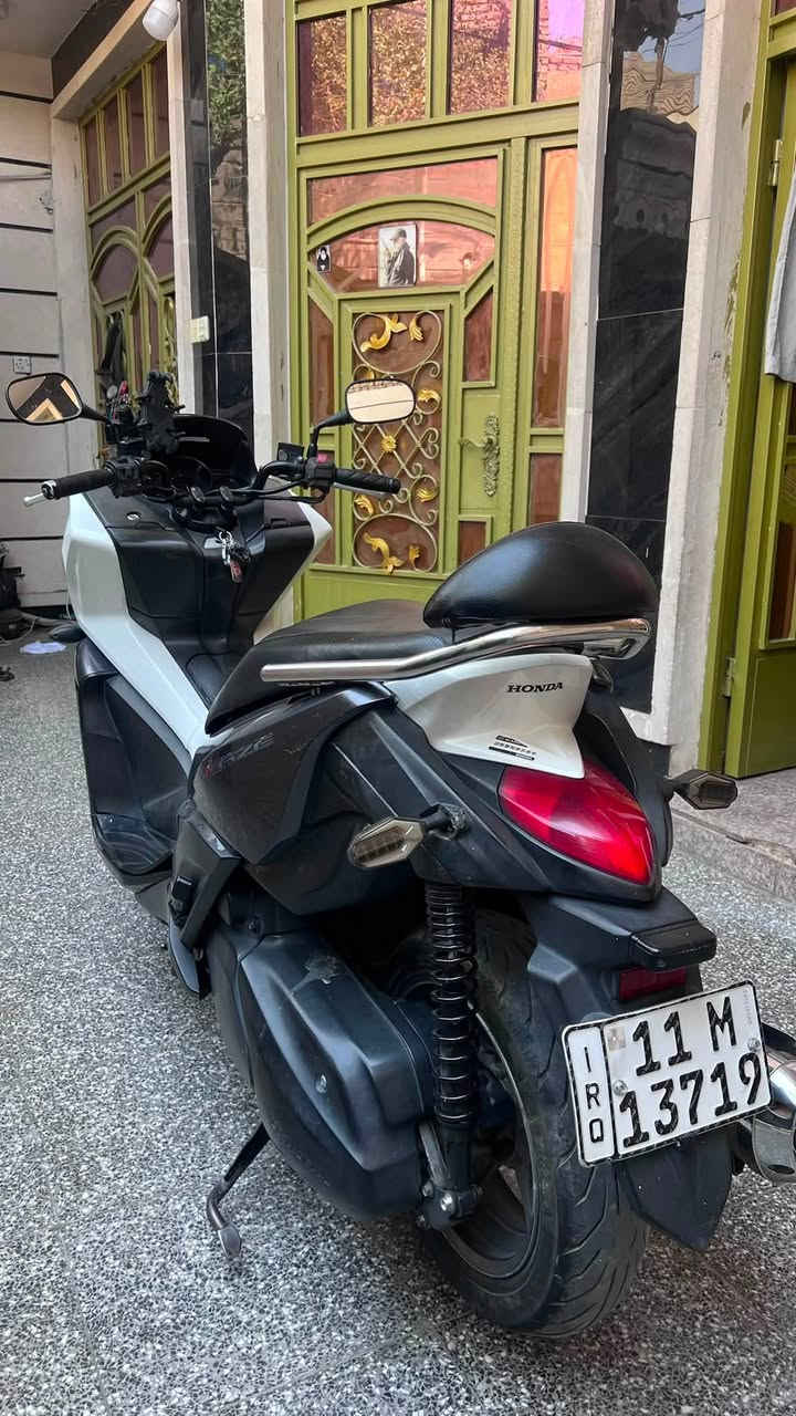 السلام عليكم فاز عمية ياباني للبيع  مرقم بغداد تحويل ثاني يوم مكينة الدراجة كفالة عام مابدل بيها ولا قطعة والدراجة خير من الله مشي وصوت ناعم بانزين الله شاهد فقط محسن اعبيها والدراجة نظيفة مثل مامبين بصور 
السعر 30 وبيها مجال 
***********
