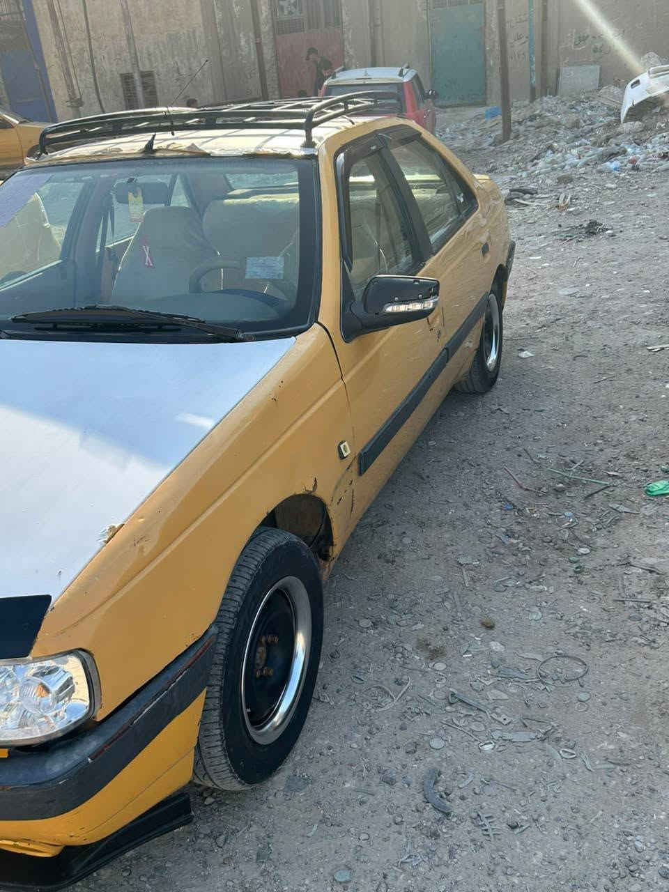 سيارة للبيع نوع بيجو 405 بغداد موديل 2010  محرك وكير وحدادية  وكهربائيات خير من الله تخم تاير نظيف والكشر امامك نظيف مطلوبة غرامة 200 الف وللمالك الشرعي ورقة على المشتري السعر 17ورقة صافي للاستفسار الاتصال ***********
