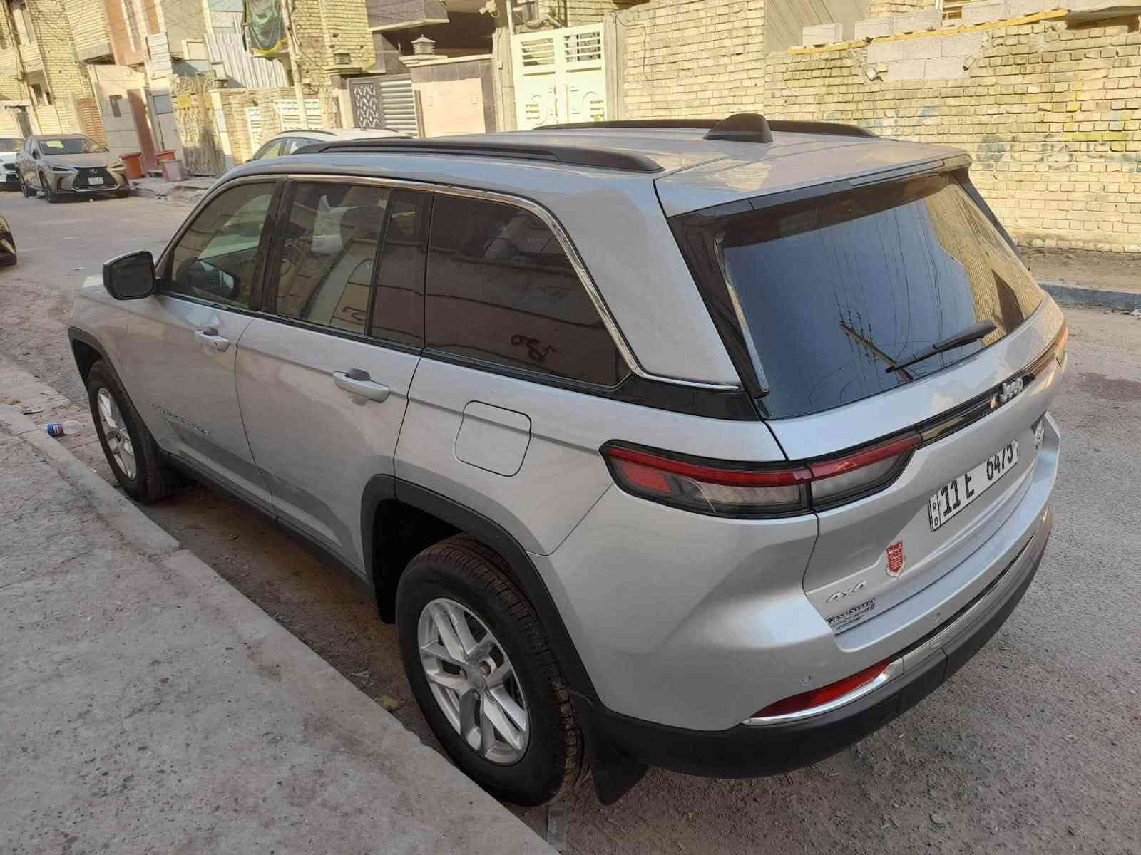 السلام عليكم

للبيع جيب لاريدو موديل 2025خمسه راكب المرغوب 

محرك 3600 V6 المرغوب 

السعر 270وبيه مجال مرقم شهداء 

ماشية 138ميل زيرو

مواصفات السيارة

فتحه

بصمه

* كير ماوس 

* تشغيل عن بعد

* ردارات جانبية

* رادار امامي

* رادار خلفي

* حساسات خلفية

* توقف ذاتي

* نقاط عمياء

* تحديد مسار

* قيادة شبه ذاتية

* كروس سرعه

* سايد بريك بصمة (كهرباء)

* ويل 20 

* شاحن لاسلكي

* ابل كار بلي

* كشن كهرباء

* هيترات بلكشن

   •كشنات جلد

السيارة حادث  بس بنيد مبدل. مكفوله لالغد ولاشاصي ابد 

مكان السيارة بلديات

***********
