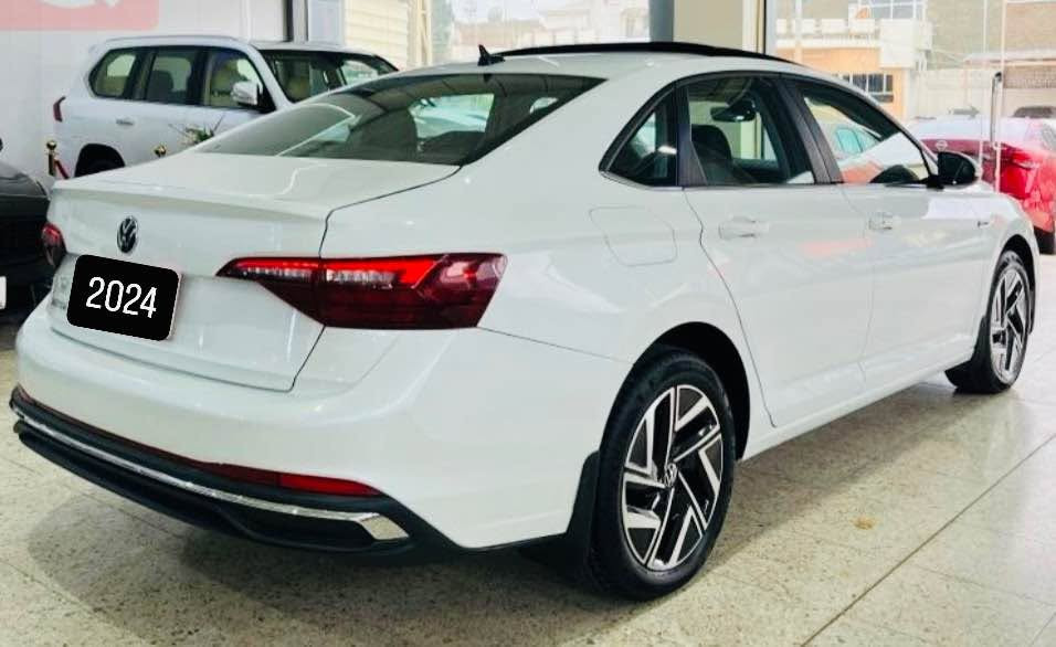 Volkswagen Jetta 2024 Sel premium 

12000 مایل ڕۆیوە 
دو پارچە سبوخە بئ ناو بئ ارباگ 
پێشو پشت کامل بیلادی 
ناو قەیسی بیلادی 
ژمارە کاتی ٣ مانگی لە گەڵە 
سەیارەکە بئ مسرەفە 
گێڕو مەکینەوە کارەبای هەموی بە شەرت 
***********.واتسئاپ أربيل, العراق

