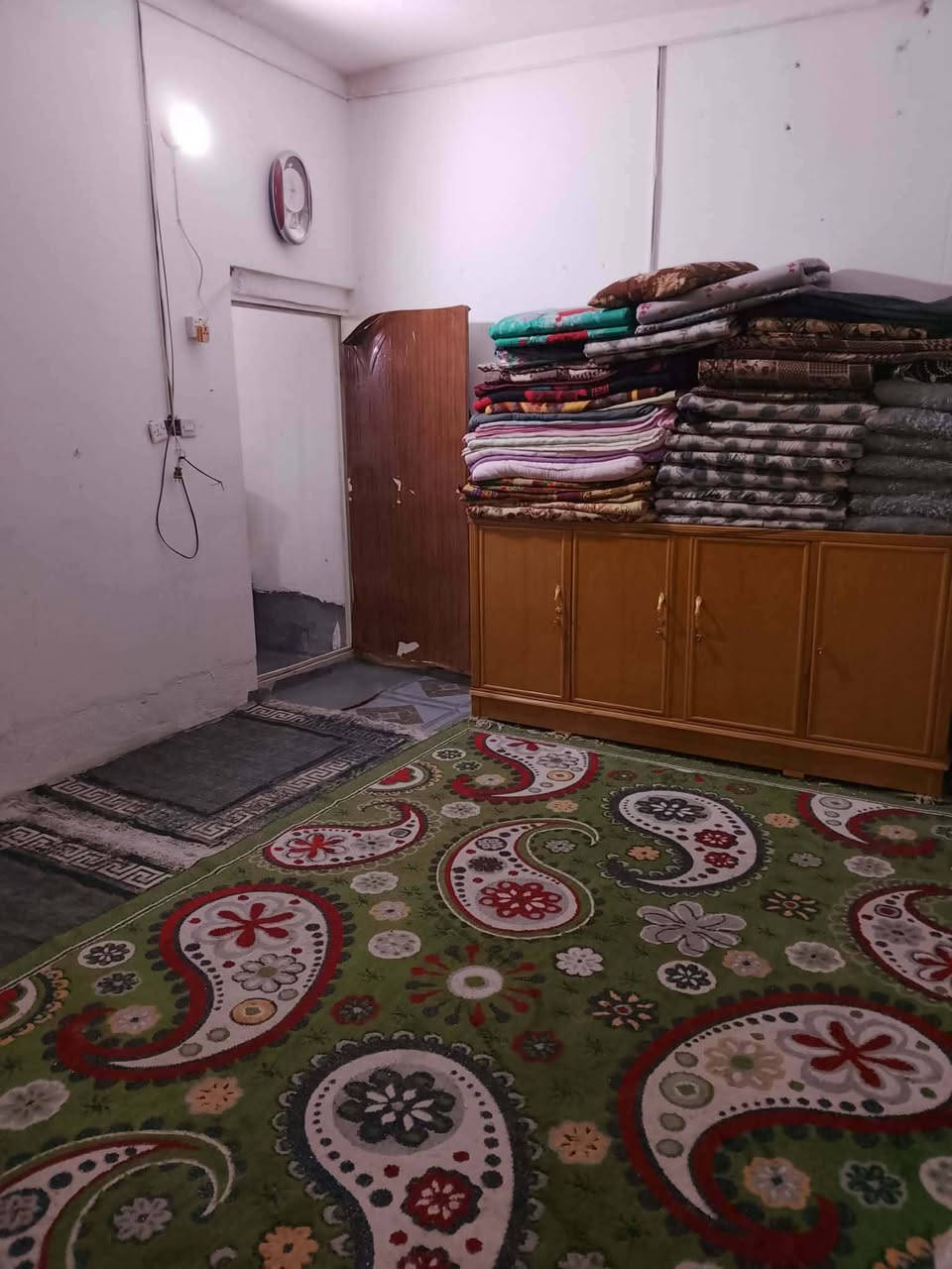 السلام عليكم بيت رهن مساحه 100متر بالامن الداخلي شارع السكلات السايدين الجدد للتواصل على الرقم بي واتساب ***********
