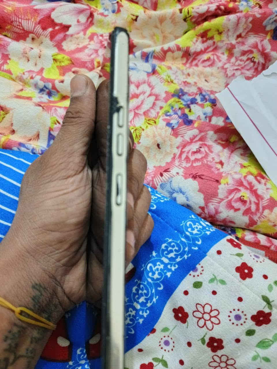 سلام عليكم موبايل لبيع مبدل شاشه موبايل اسمه تكنو كامون 30 ذاكره256 عشوائيه8 موبايل مثل مامضوح بصوره سعره175 وبيه مجال قليل ***********
