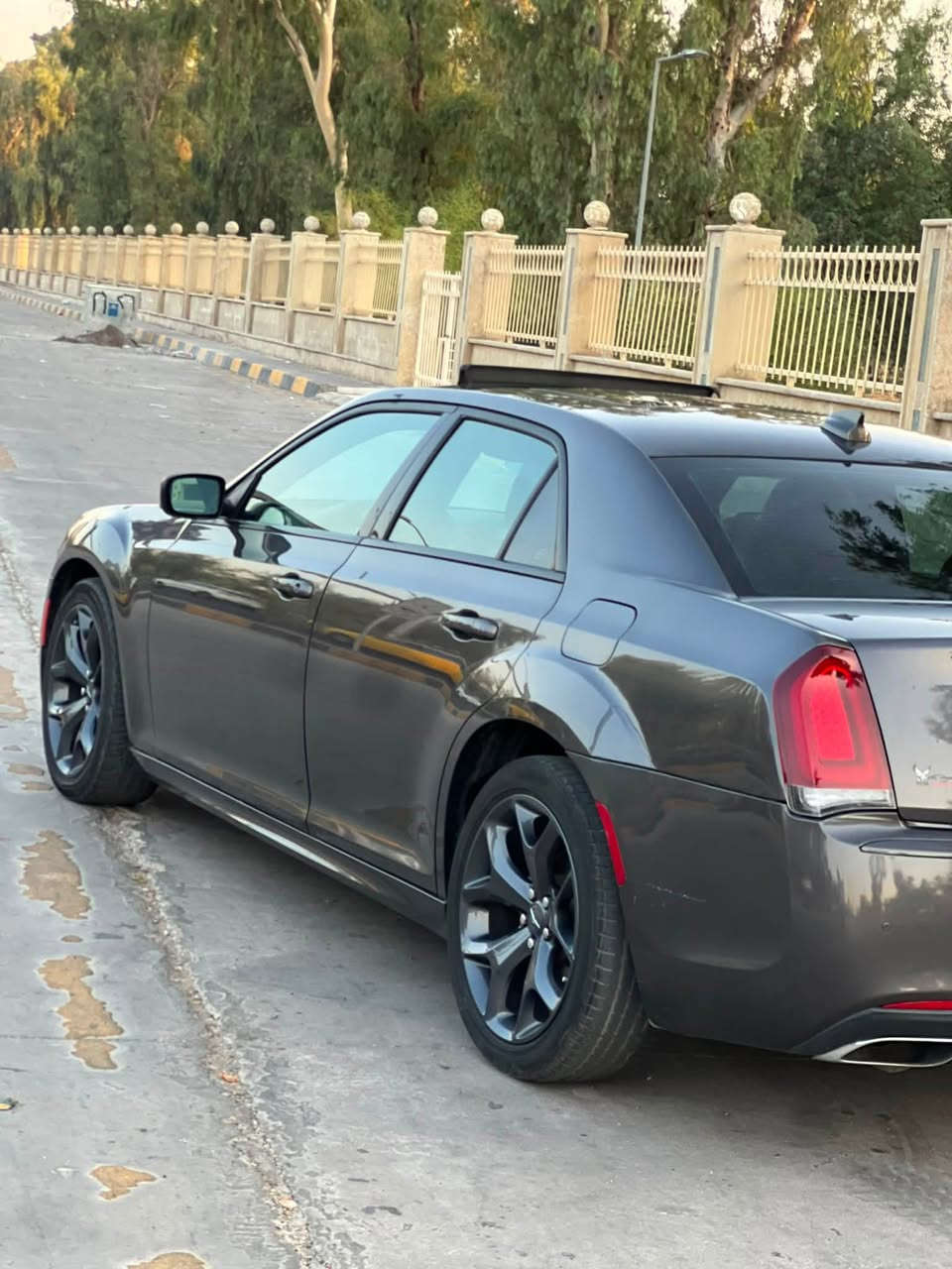السلام  عليكم ورحمة الله وبركاته
‏‎‏‎       ——— للبيع  ———
🔥🔥🔥🔥225$🔥🔥🔥🔥
كرايسلر اوباما   — Chrysler Obama

‏‎‏‎وراد امريكي —  بدون ايرباك   

‏‎‏‎الموديل           — 2023 

فئة.                 _300S

حجم المكينه   — 3600/ V6

‏‎‏‎المسافه المقطوعه   36500mil حقيقي شرط 

‏‎‏‎حاله السياره. — بدون صبغ السياره  مكان تعديل بارد فقط سياره كفاله عامه 

‏‎‏‎المواصفات 

‏‎‏‎- بصمة تشغيل 

‏‎‏‎- بصمة أبواب 

‏‎‏‎-تشغيل عن بعد 

- فتحة سقف ( بانوراما ) 

‏‎‏‎-ترحيب عند الاقتراب 

‏‎‏‎-كشنات جلد 

-كشنات تدفئة مع تبريد مع خزن 

- گير ماوس 

‏‎‏‎- رادار جانبي 

- شاشه ديجتال 
L 

-حساس خلفي 
‏‎-رادار خلفي 

‏‎‏‎-شاشه كبيره تدعم نظام الأبل كار باي ونظام الاندرويد 

‏‎-تدفئة ستيرن

‏‎-اوتو هولد 

‏‎‏‎-كشنات تدفئة 

‏‎‏‎- ستيرن بحركه كهربائيه 

‏‎‏‎- تبريد مركزي 

‏‎‏- ليد نهاري 

‏‎‏‎-كرسي السايق بحركة كهربائيه 

‏‎‏‎-تحكم ستيرن جهتين 

‏‎‏‎-تحديد سرعه 

‏‎‏‎-مانع انزلاق 

‏‎‏‎-كامره خلفيه دواره 

‏‎‏‎باقي المواصفات المعروفه 

‏‎‏‎السعر         290$ 🔥🔥

‏‎‏‎رقم السياره    —دهوك شرط التحويل 

‏‎‏‎موقع  السياره — الموصل/ جانب الايسر حي السكر

اتصال. _ واتس اب 
‏‎‏‎للأستفسار.     — ***********
