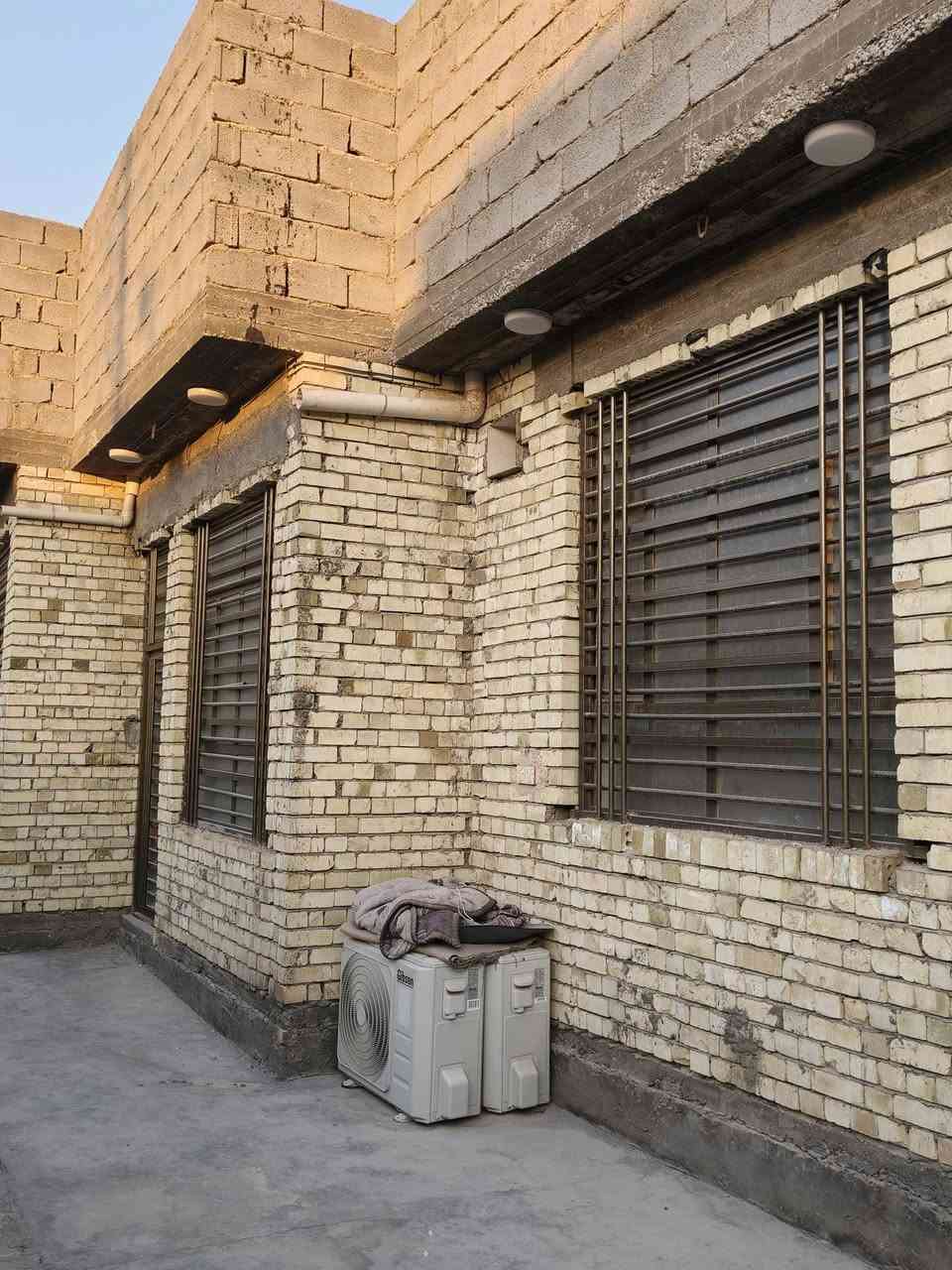 سلام عليكم 
بيت للبيع ٢٠٠ متر مربع
الشبانات قرب مدرسه الايتام
جنس العقار إصلاح زراعي
للستفسار 
***********

