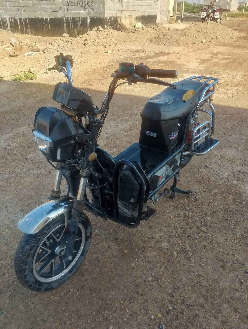 دراجه جبلي للبيع سعر 275 وبيه مجال للشراي بطاريات يقرن 8كلهن يعني نص عمرهن يمشنك 20 كيلو متر للستفسار *********** 
بي وتساب
