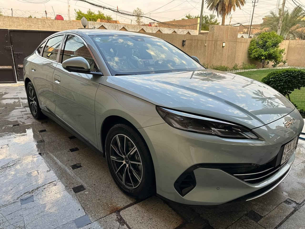 سلام عليكم مكلف بالنشر BUD  CL6 مكفوله من صبغ ماشيه 15 الف سياره كلش جديده  كامرات محطيه فتحه. سقف بانراما  ويل حجم 17  لايت زنون معروفه موصفاتها 

الي يحب يشترها. هاذا رقمه ***********

