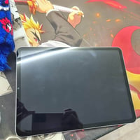 ايباد pro m2 ذاكرة 256 مبدل شاشه اصلية بس ممكبوسه زين و عواج خفيف بالش...