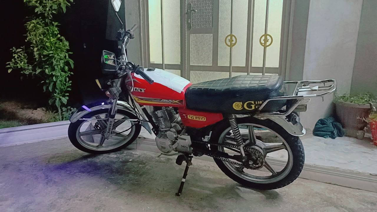 السلام عليكم ساڤين خمسه كير محرك مامفتوح كبس كهربائيات كلها شغاله سلف لايت اشاير باتري جديد دبلات كلها شغاله مأطور نضيف مابي اي عيب سعره 350 مكاني كركوك ***********
