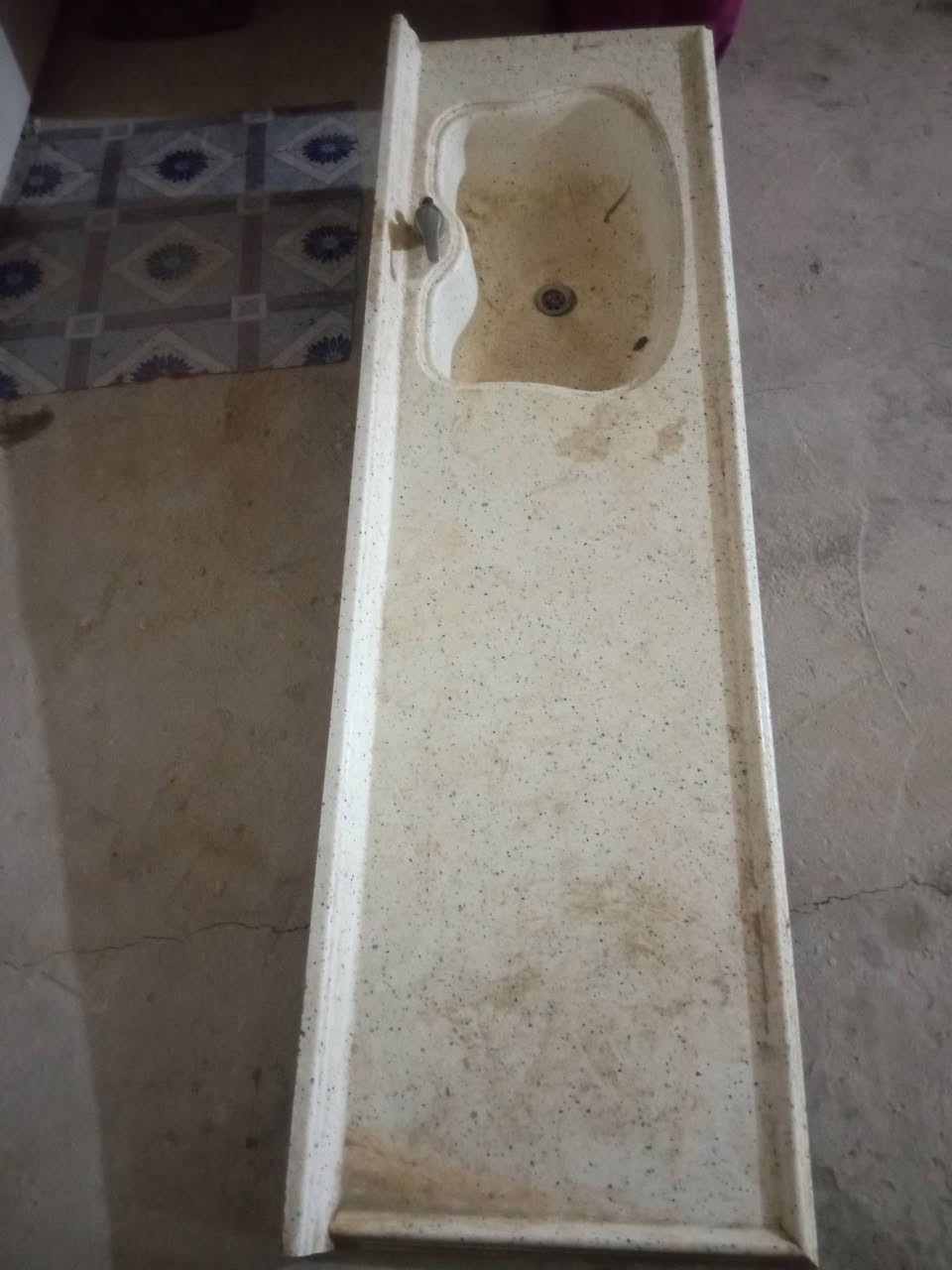 مرمر سنك طول 2 متر نضيفه كلش مكان نجف ب الرضويه
سعره 70 الف ***********
