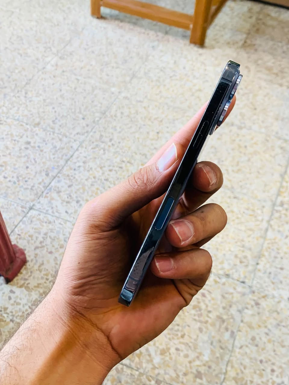 iPhone 13 pro max
ذاكره 128 
بطاريه 100 مبدله وكاله 
تك سيمكرت 
نموذج m
جهاز كله نورمال شرط 
مبدل بطاريه اصليه وكاله بدون مسج
سعره 565 الف 
***********
