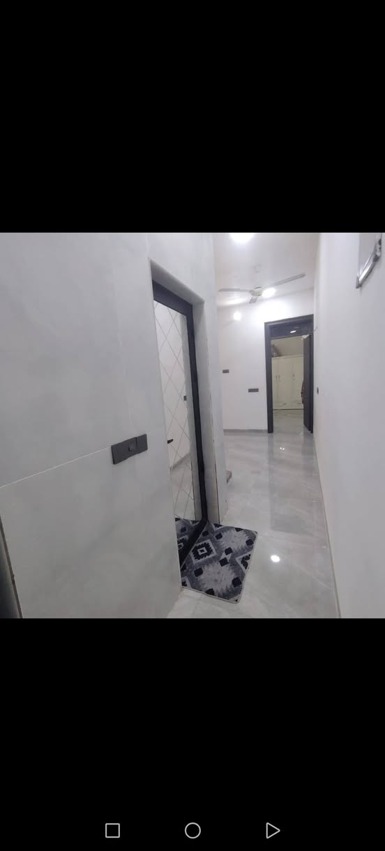 السلام عليكم
بيت للبيع في حي الصحفيين مقابل المجمعات مطلوب سكان ٤٥ مليون بناء درجه اولى سنه ٢٠٢٦

*شبابيك المنيوم
أبواب قاصة الخارجية
أبواب تركي الداخلي
بورسلين أرضية ٨٠ ف ٨٠
ألواح بورسلين إيطالي الحائط
منظومة غاز
منظومة كاميرات
الكهربائيات ضمان كولهن

طبعا تانكي وسخان ويه البيت

واتساب ***********

