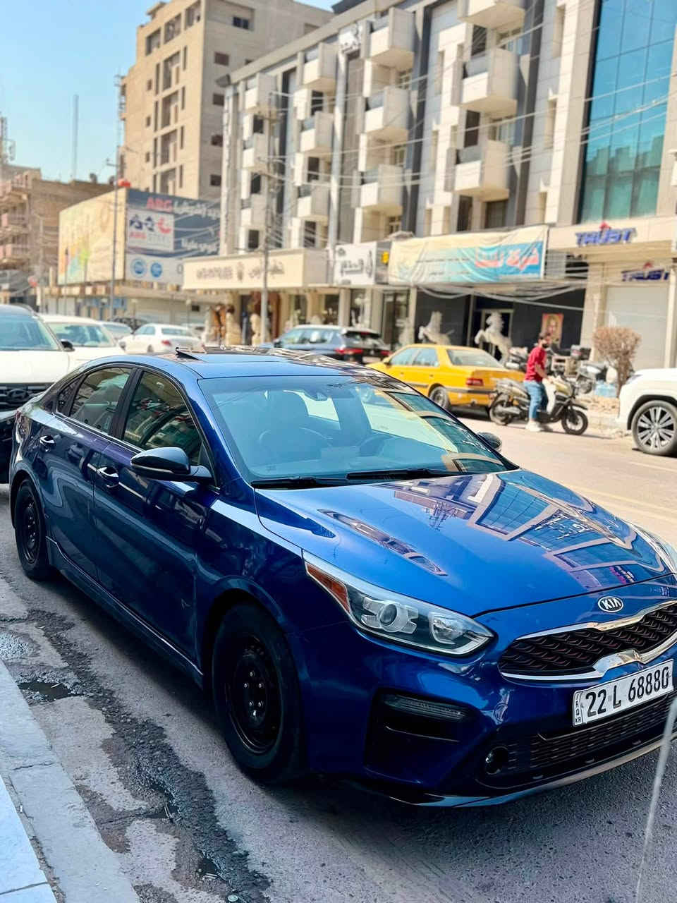 السلام عليكم فورتي ٢٠٢٠ للبيع سياره GT line فول مواصفات جديده واستخدام قليل سياره حيل نظيفه وحادث بسيط ماشيه ٦٤ الف حادث تخريب ثلاث اماكن صبغ بدون دواخل شرط وبدون اي نقص السياره تحويل او وكاله شرط كير ومكينه مكفولات بجم كبس سياره ع البلاد وحيل جديده سعر السياره ١٢٠ مكان بغداد ***********

نص مكتوب في الصور:
- 2 / 11 stat.vin
