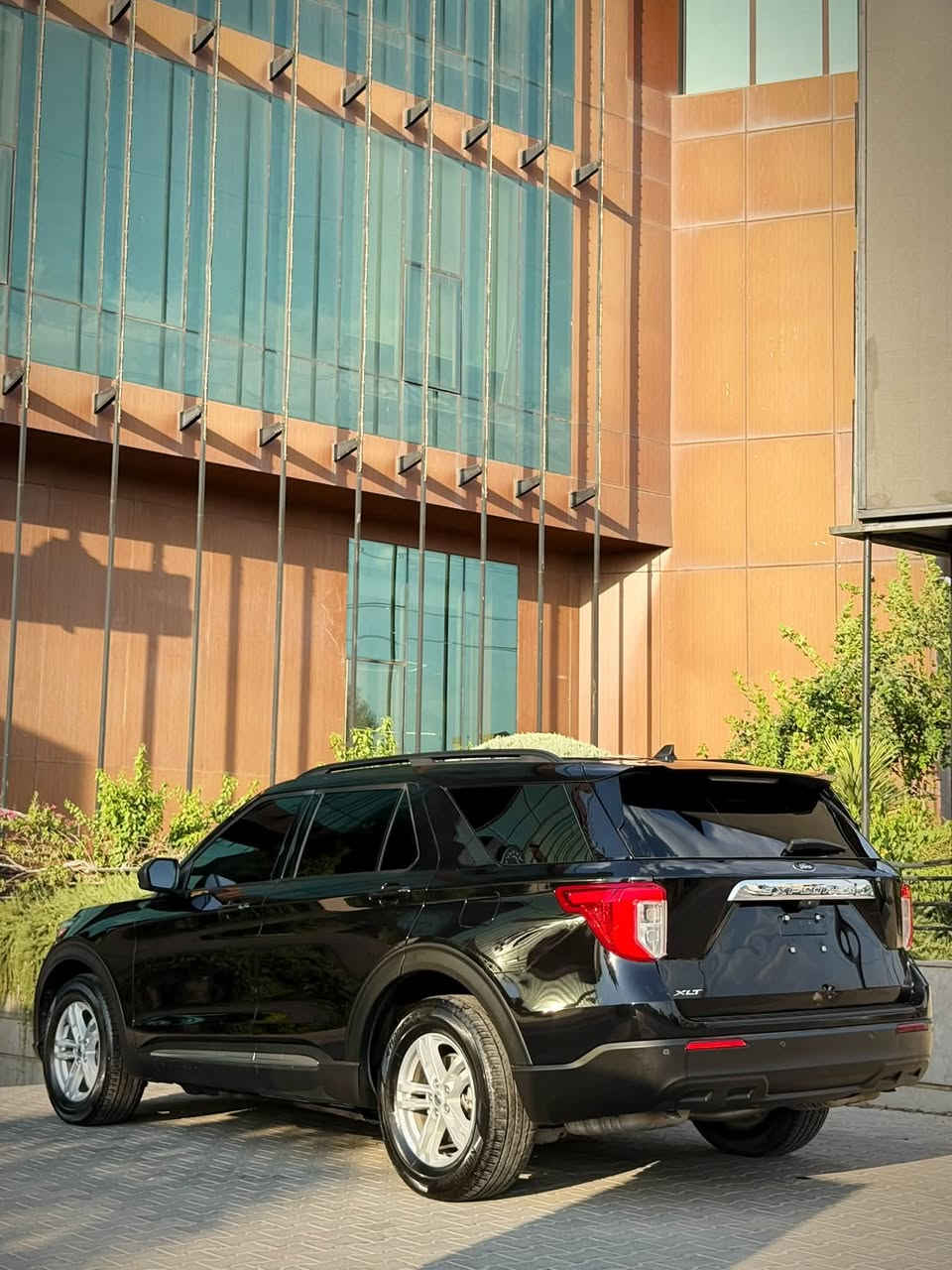 السلام عليكم  
للبيع فقط
‏FORD EXPLORER 2024
مواصفات XLT
- فول رادار سستم امامي جانبي خلفي
‎كاميرا خلفي حساسات خلفي 
‎بسمه تشغيل بسمه ابواب 
‎تشغيل عن بعد
‎صندق شفت كهرباء
‎- كشنات كهرباء كشنات هيتر  ستيرن هيتر
‎- شاحن لاسلكي 
لايتات ليدو زينون بكلايت ليد
‎ ستة وضعيات قيادة
‎محرك 4 سلندر 2.3 تيربو
‎- ماشيه 26 الف فقط  
‎- تدفئة كشنات وستيرن 
‎- كشنات منفصل VIP
‎7 راكب
تبريد مركزي
‎بدون قطره صبغ بدون تبديل 
شبر تعديل بارد من جملغ خلفي فقط
بدون رقم تترقم شمالي فقط اربيل سليماني دهوك
‎للاتصال والاستفسار اكثر 
***********📞
