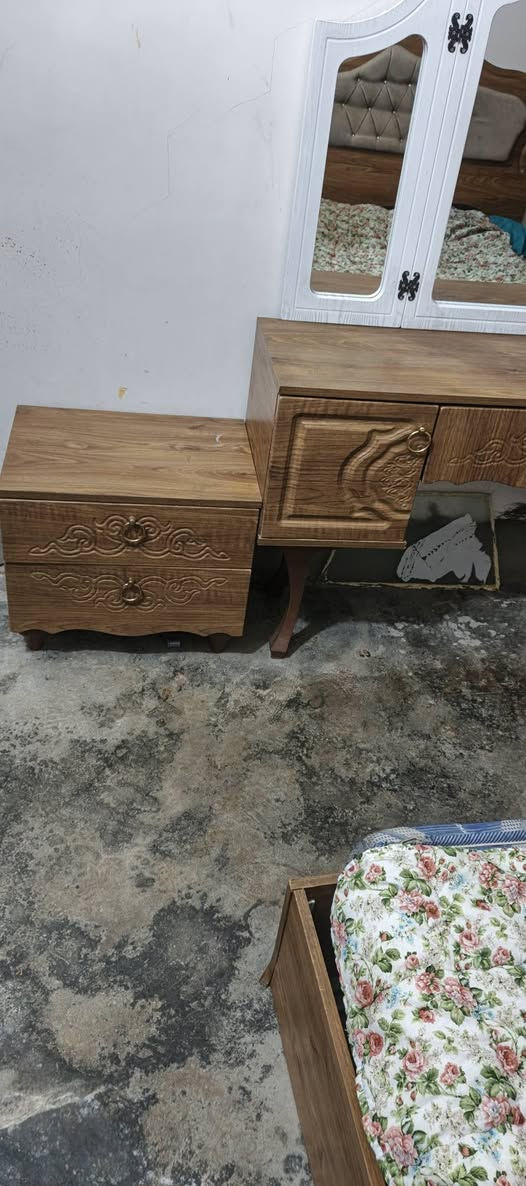 غرفة نوم • ٧ قطع • كنتور ٦ باب