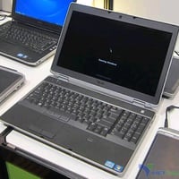 لابتوب دل باله  أي فايف كيمنك ودراسي مستعجل على بعيته