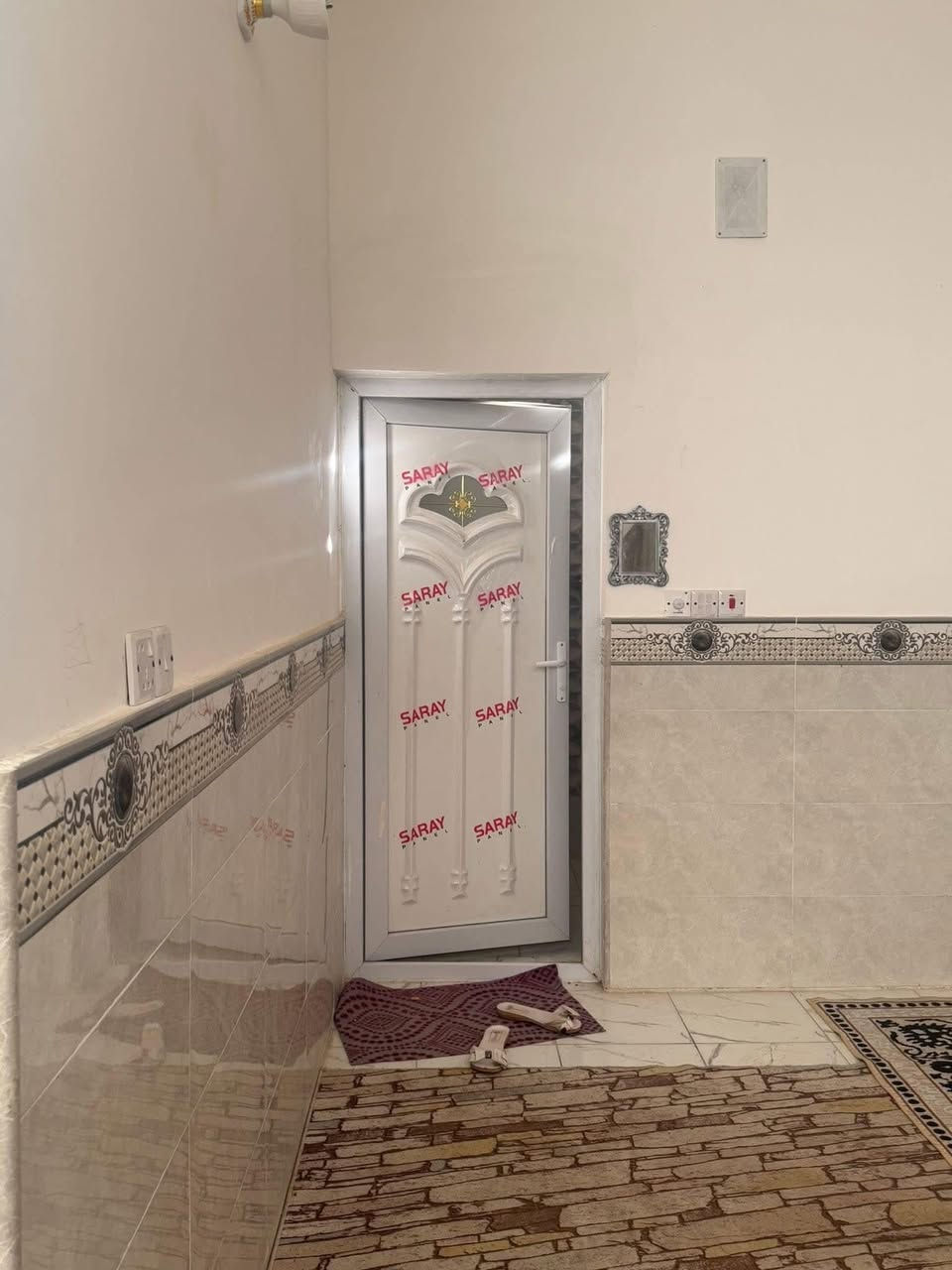 بيت مساحه ٢٠٠ متر طابق ونص للبيع العنوان بغداد ابو غريب للاستفسار هاذه الرقم واتساب فقط ***********

